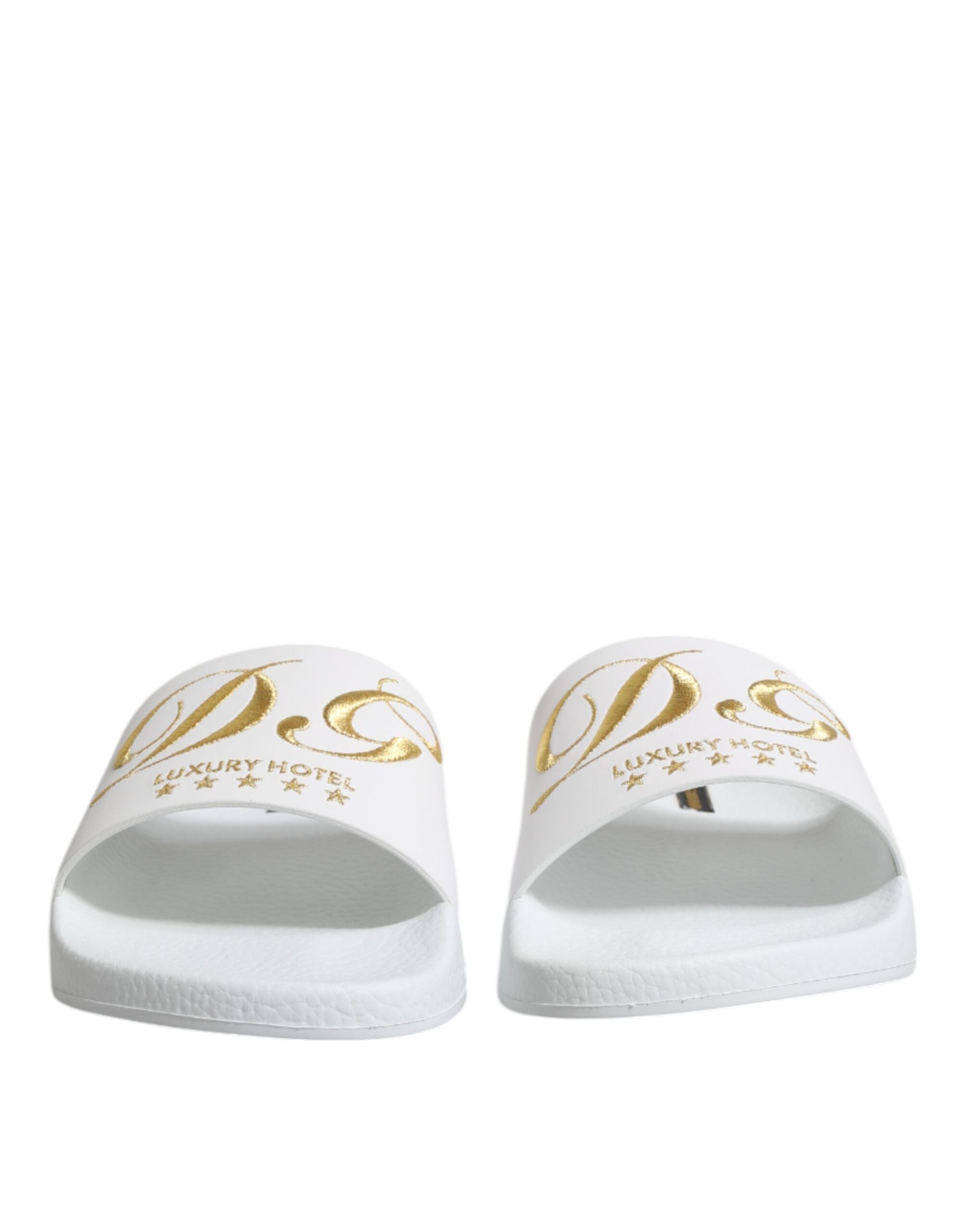 Sandales Dolce & Gabbana en cuir blanc pour plage, chaussures de bain élégantes et confortables.