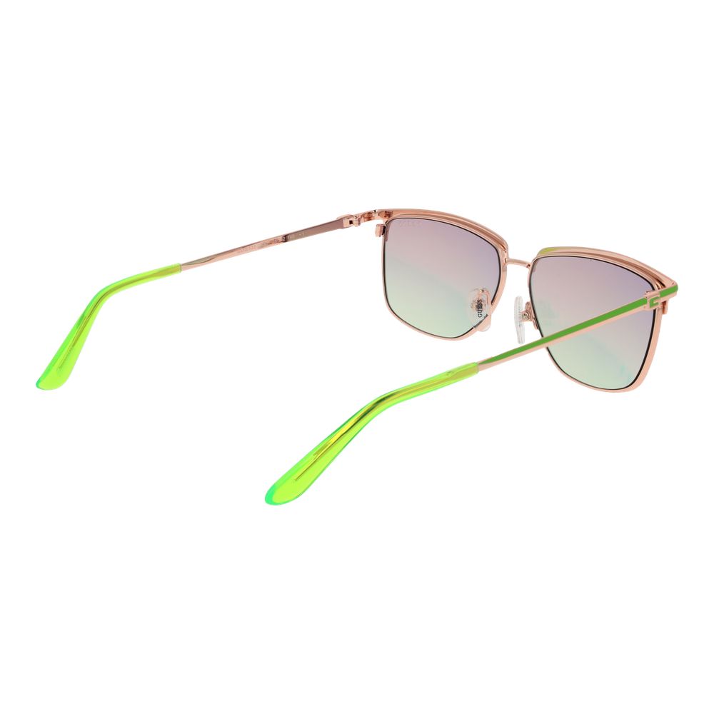 Lunettes de soleil métalliques bicolores Guess avec monture rectangulaire et verres teintés, style tendance et moderne.