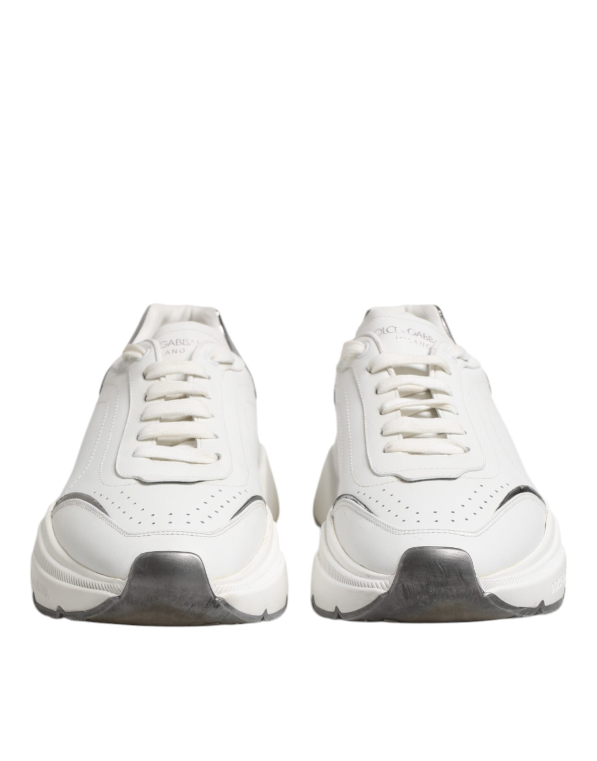 Chaussures sneakers basses blanches Dolce & Gabbana Daymaster en cuir, style décontracté et élégant.