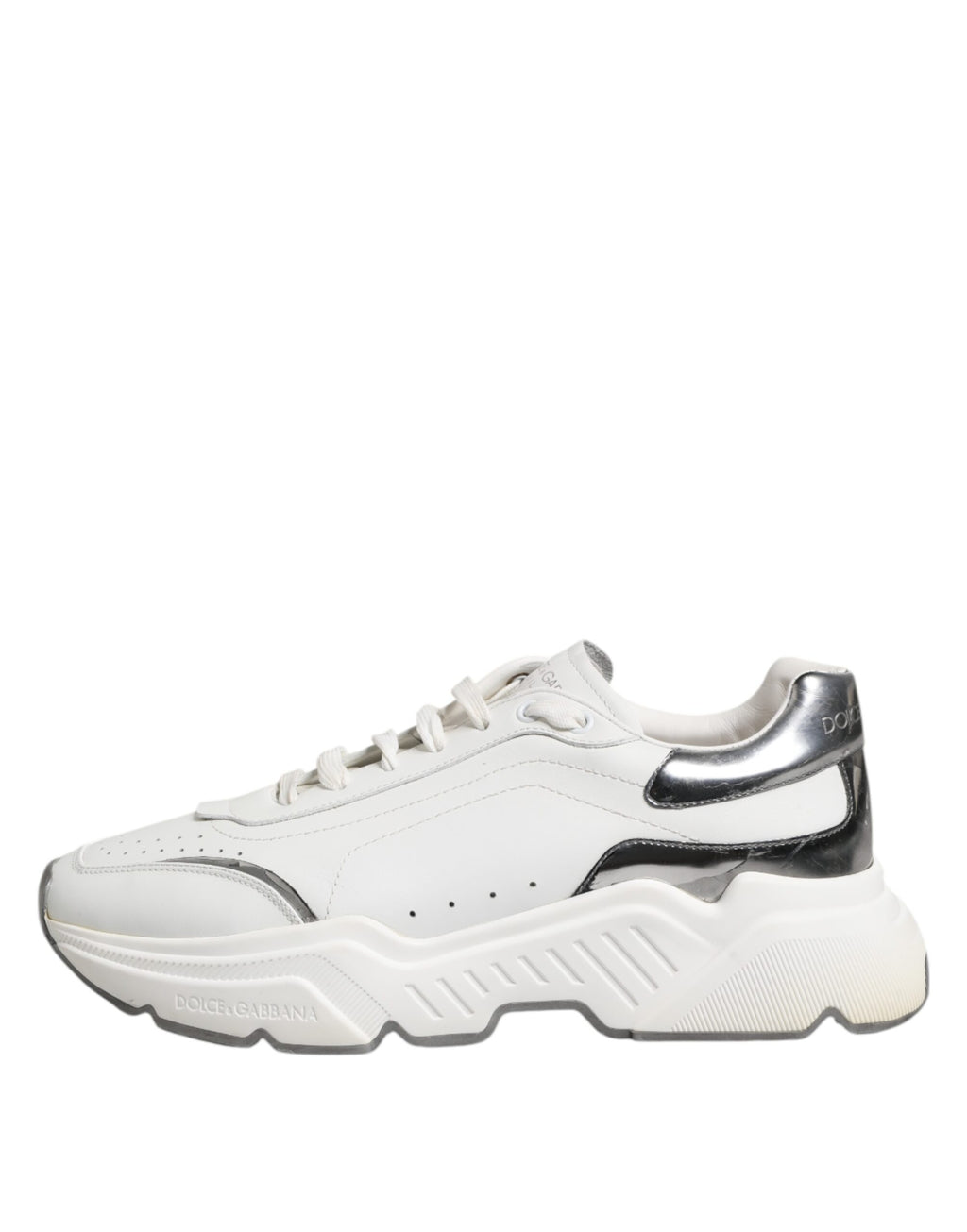 Chaussures basses Dolce & Gabbana Daymaster en cuir blanc, sneakers élégants pour homme, vue de face.