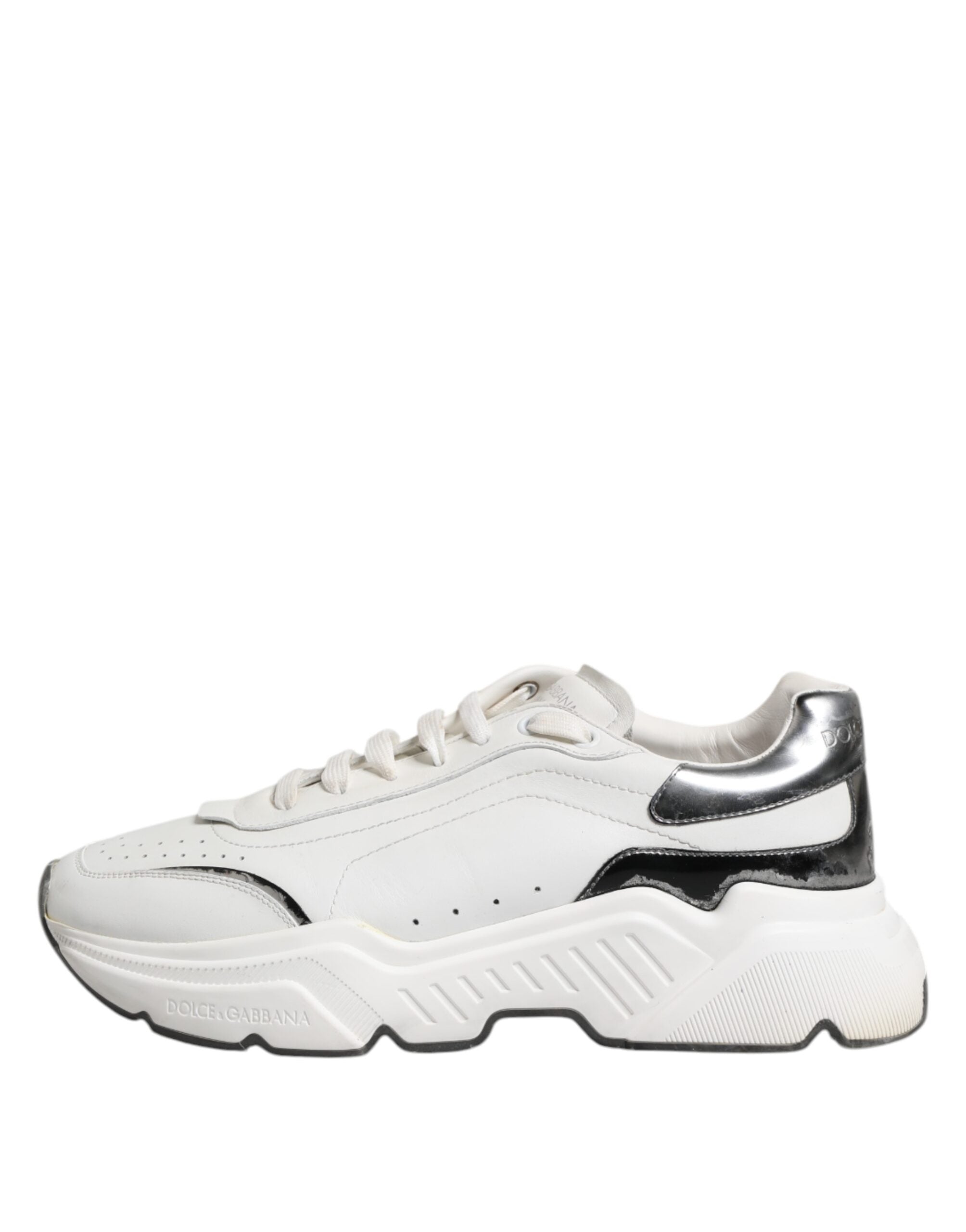 Chaussures sneakers basses blanches Dolce & Gabbana Daymaster en cuir, élégantes et confortables pour un style tendance.