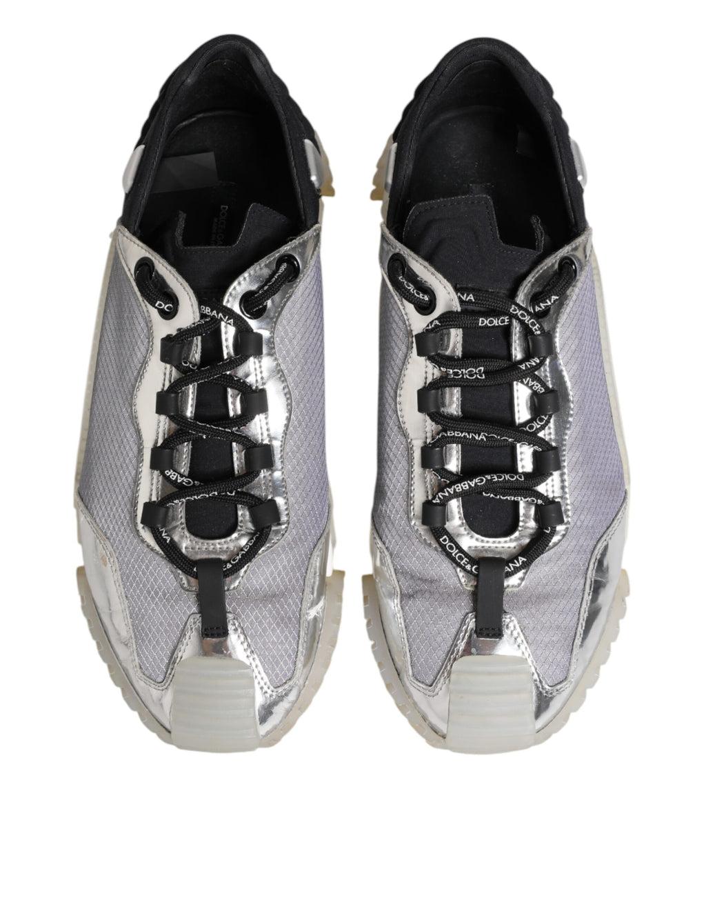 Chaussures basses noires et argentées Dolce & Gabbana NS1 pour hommes, sneakers en cuir avec détails élégants.