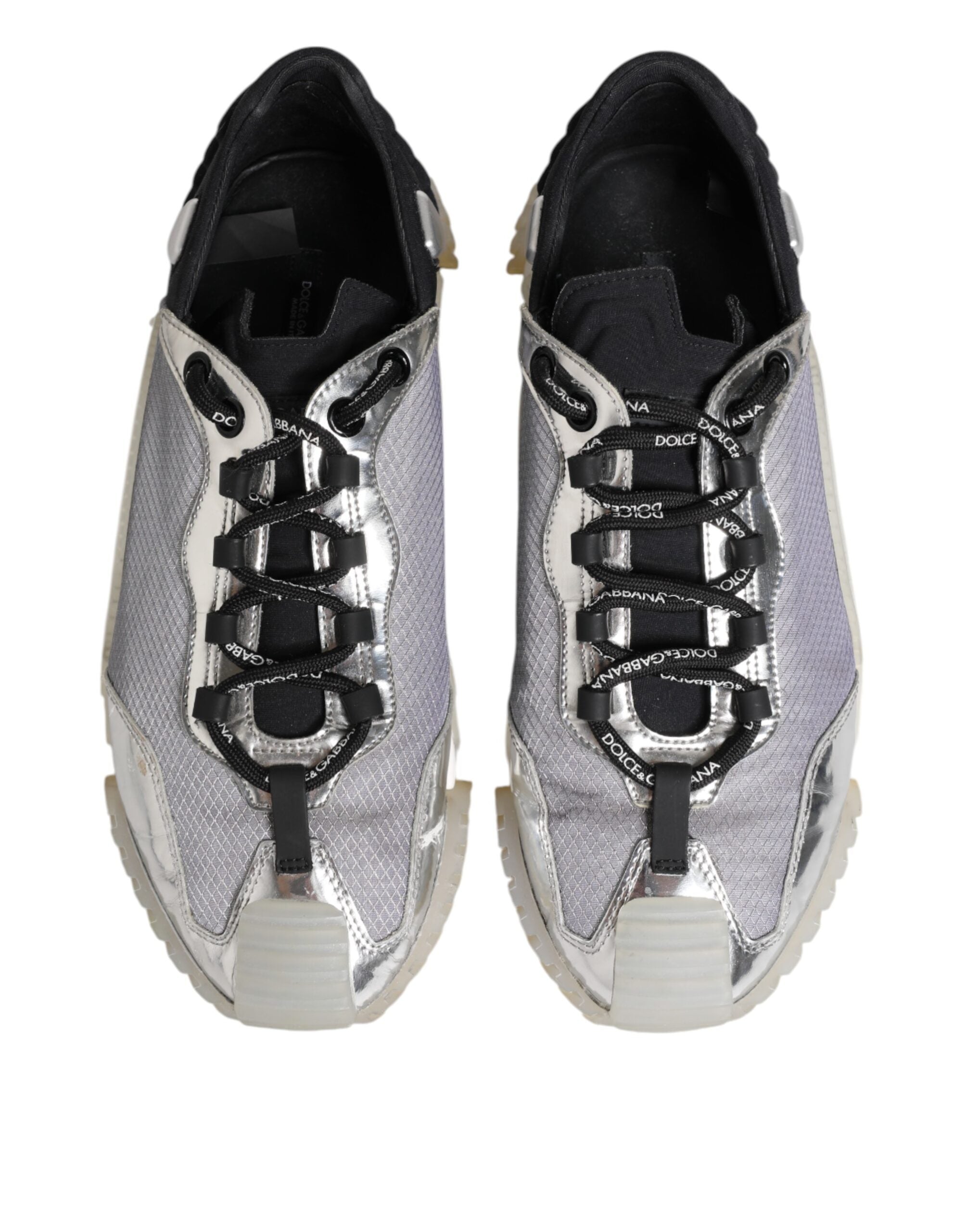 Chaussures basses noires et argentées Dolce & Gabbana NS1 pour hommes, sneakers en cuir avec détails élégants.