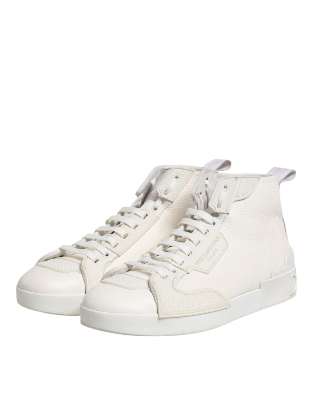 Chaussures sneakers mi-hautes en cuir blanc Dolce & Gabbana, vue de face avec détails de la semelle et du design élégant.