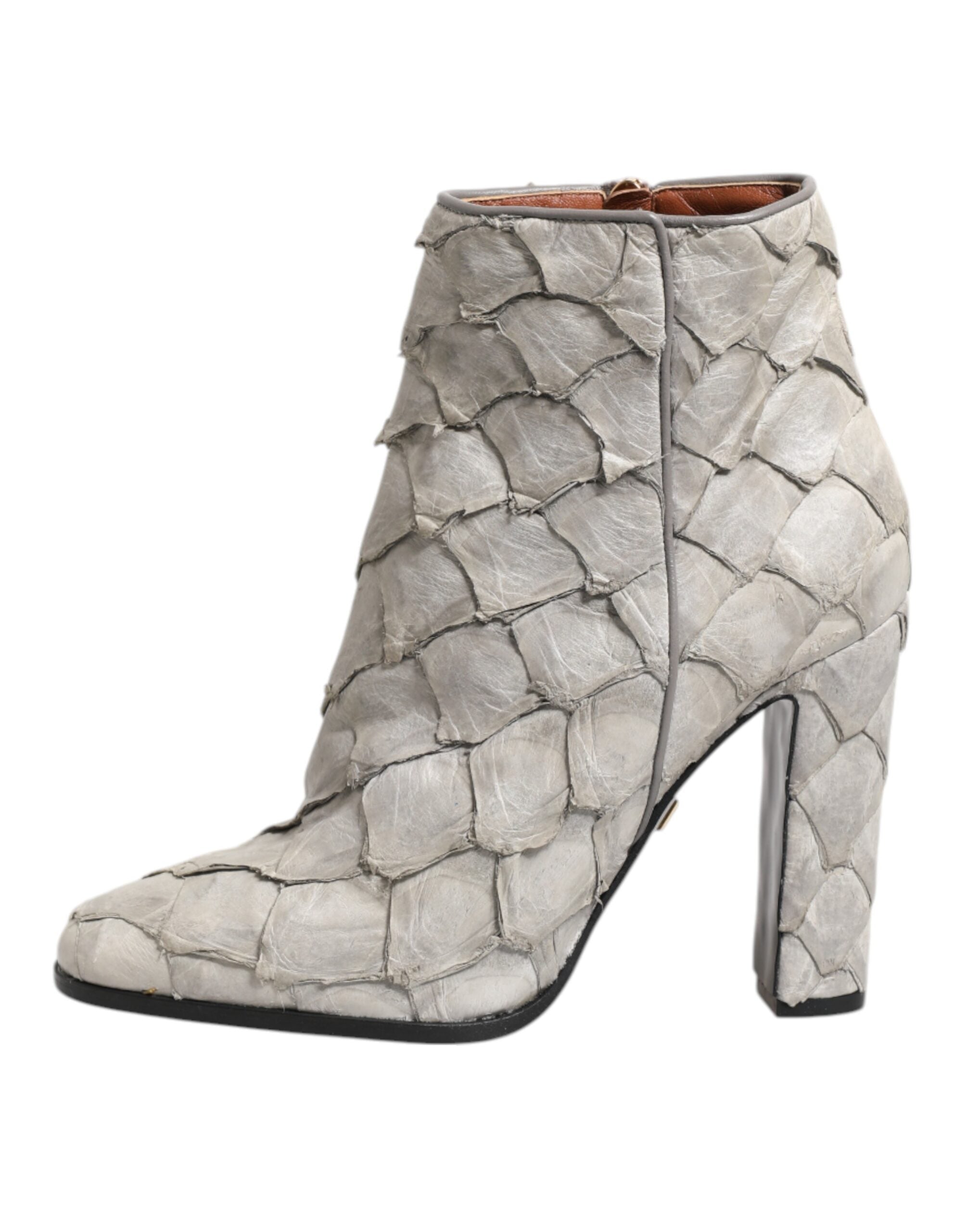 Escarpins en cuir blanc de Dolce & Gabbana, bottines à talons pour femme, élégants et sophistiqués.