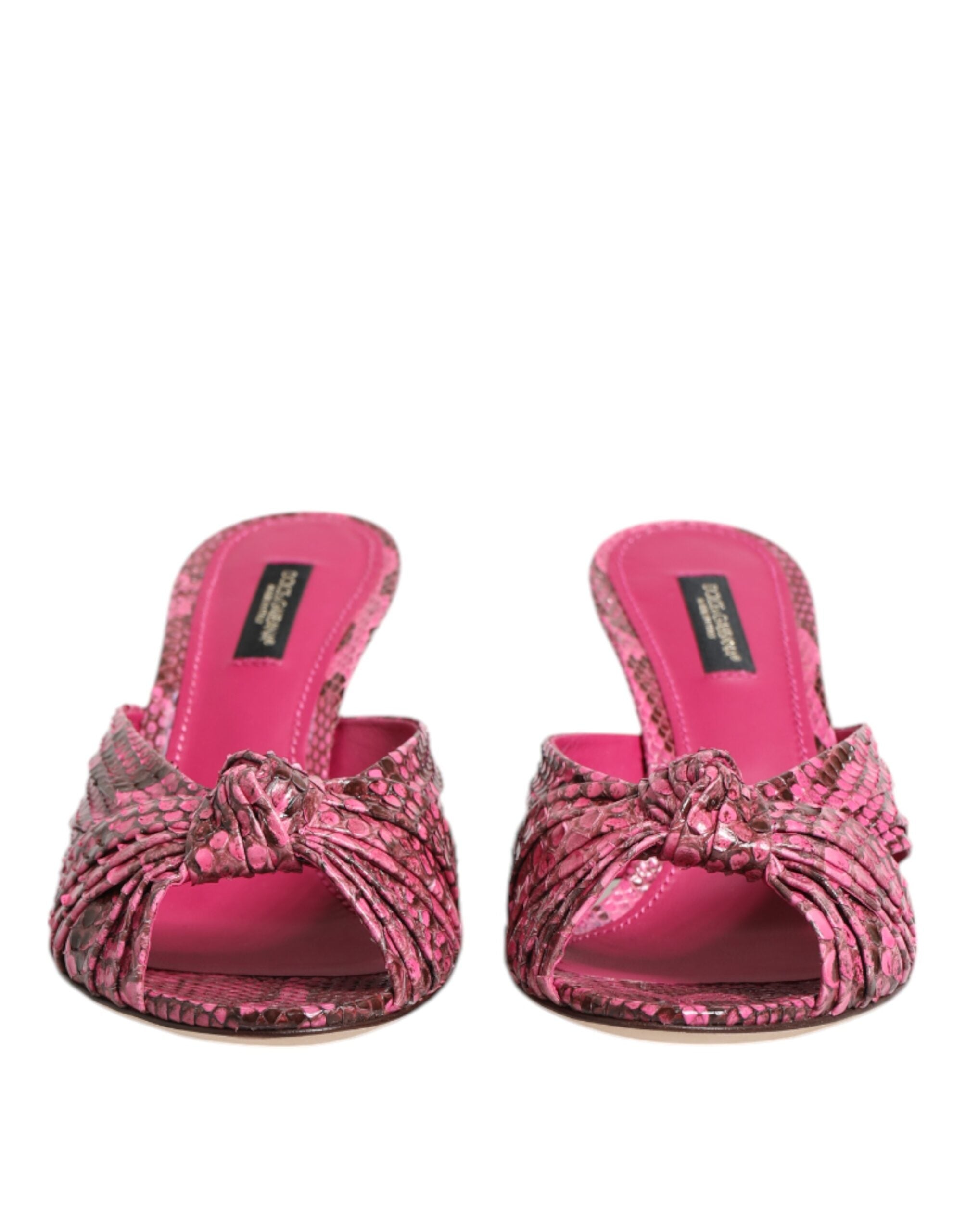 Sandales à talons roses en cuir Dolce & Gabbana, chaussures à slides élégantes avec semelle confortable et design sophistiqué.
