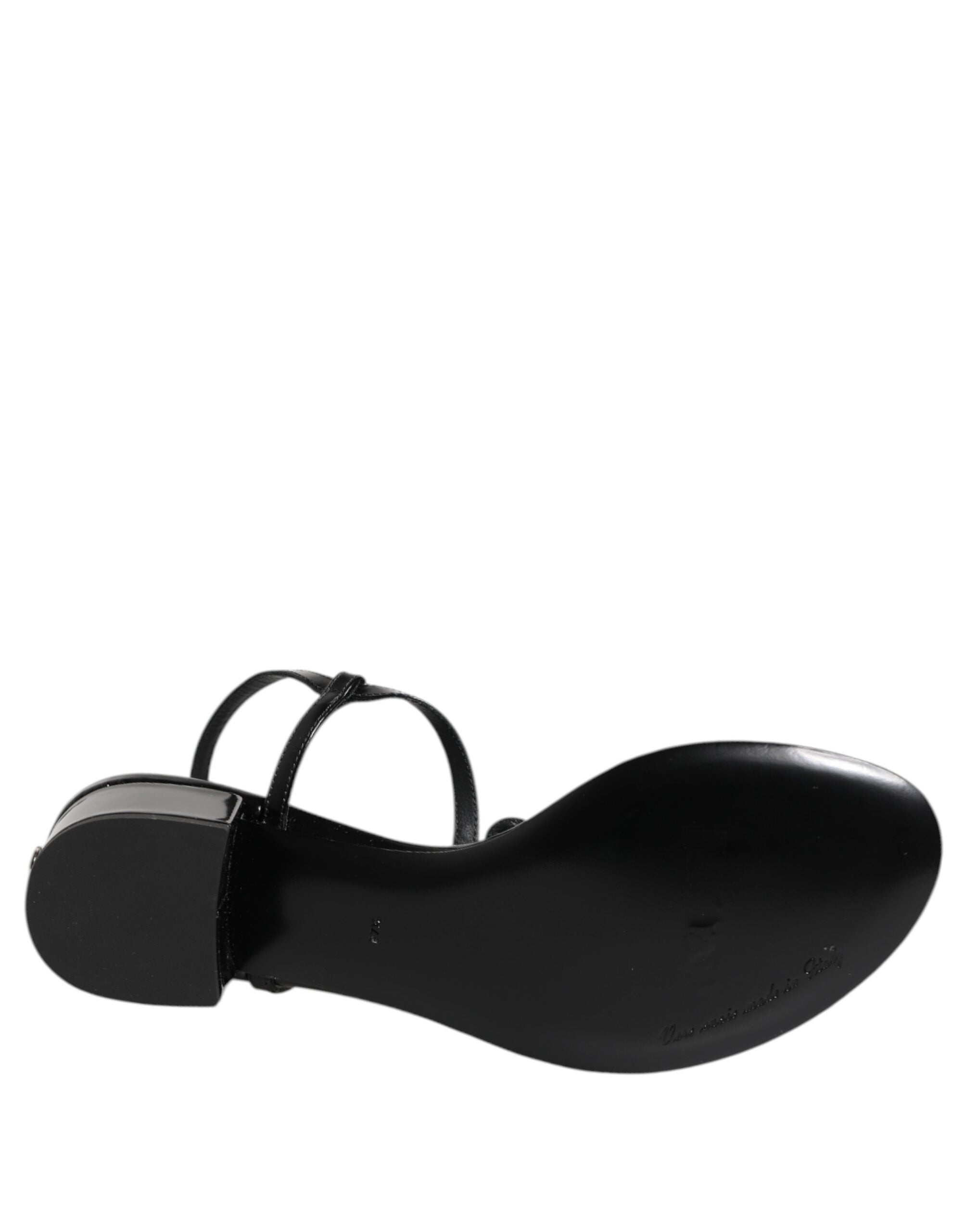 Sandales à talons en cuir noir de Dolce & Gabbana avec bride à la cheville ornée de cristaux.