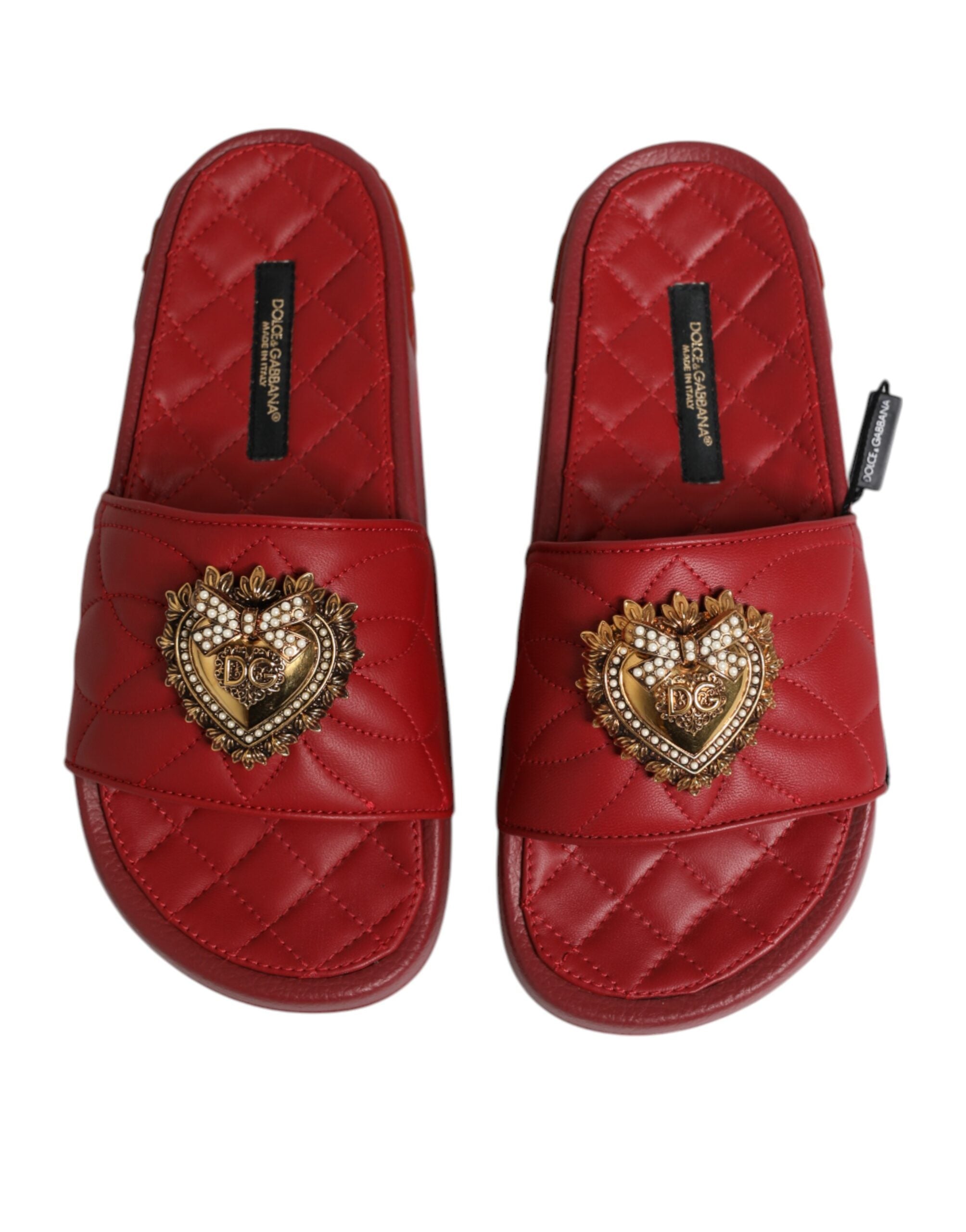 Chaussures Dolce & Gabbana Devotion en cuir matelassé rouge, slides élégantes pour homme ou femme.