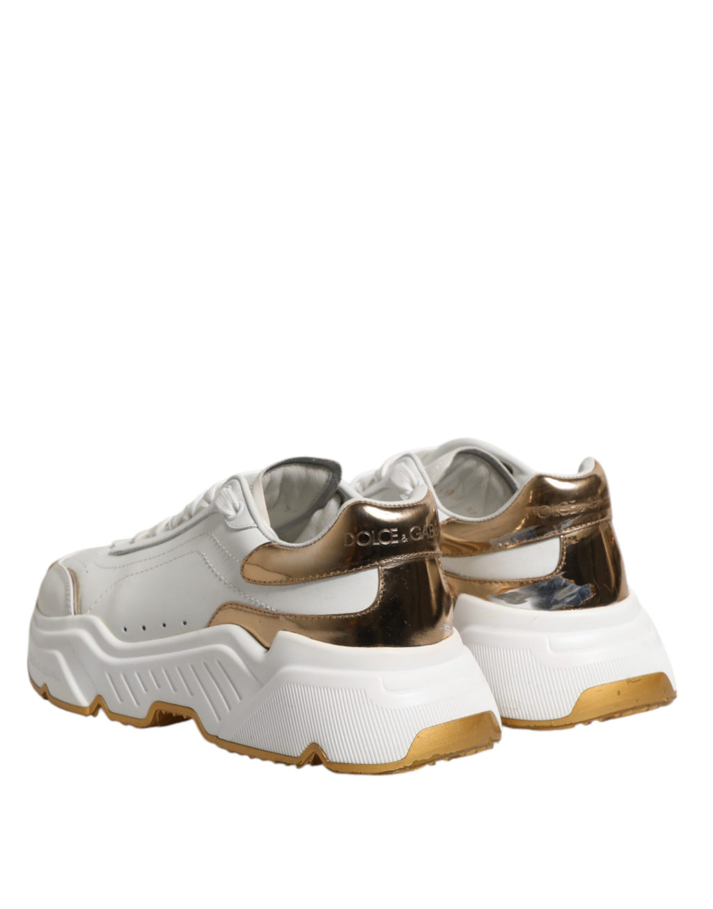 Baskets basses Dolce & Gabbana Daymaster en or blanc, chaussures de sneakers élégantes et modernes.