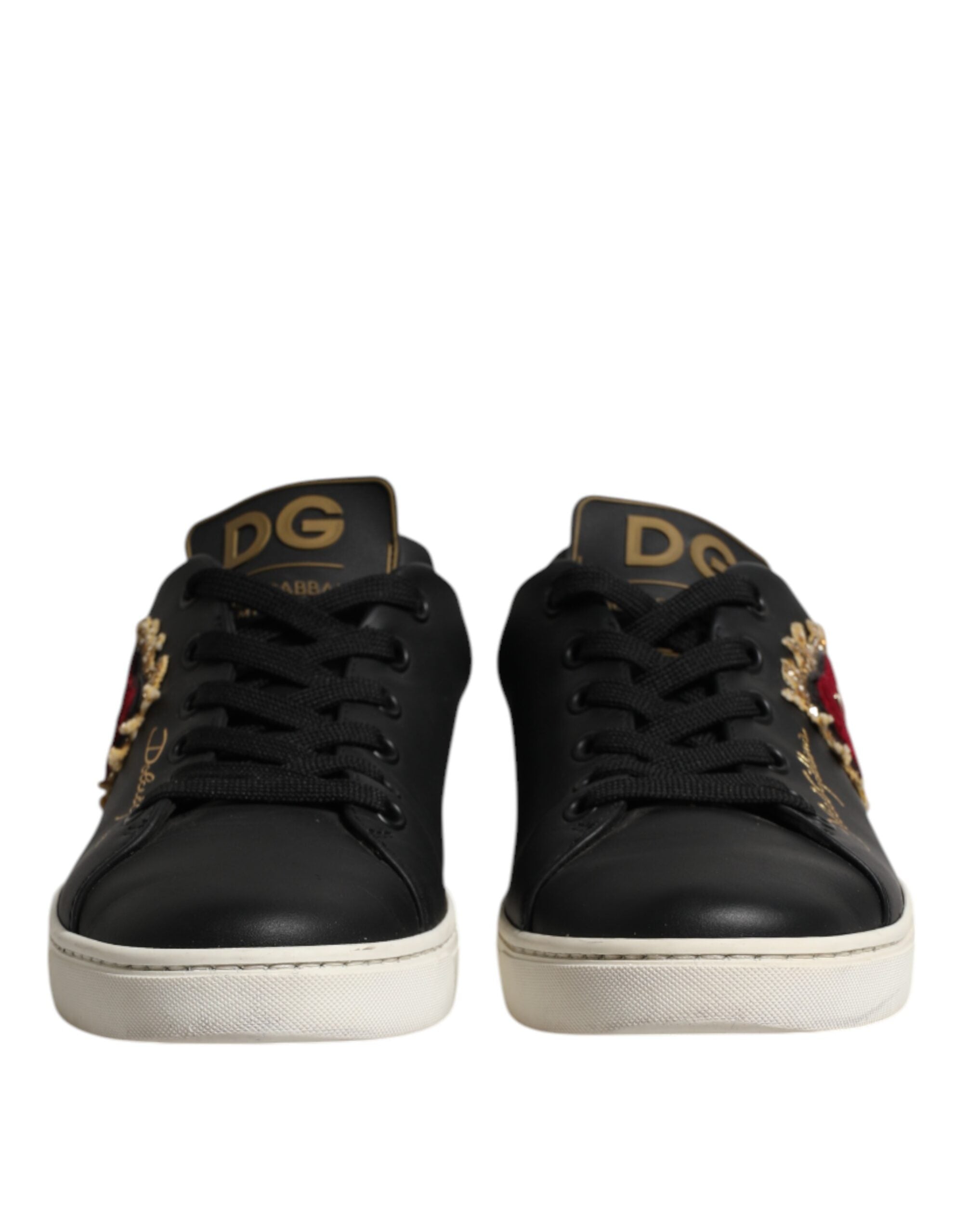 Chaussures sneakers en cuir noir Dolce & Gabbana Sacred Heart, avec détails élégants et logo de la marque visible.