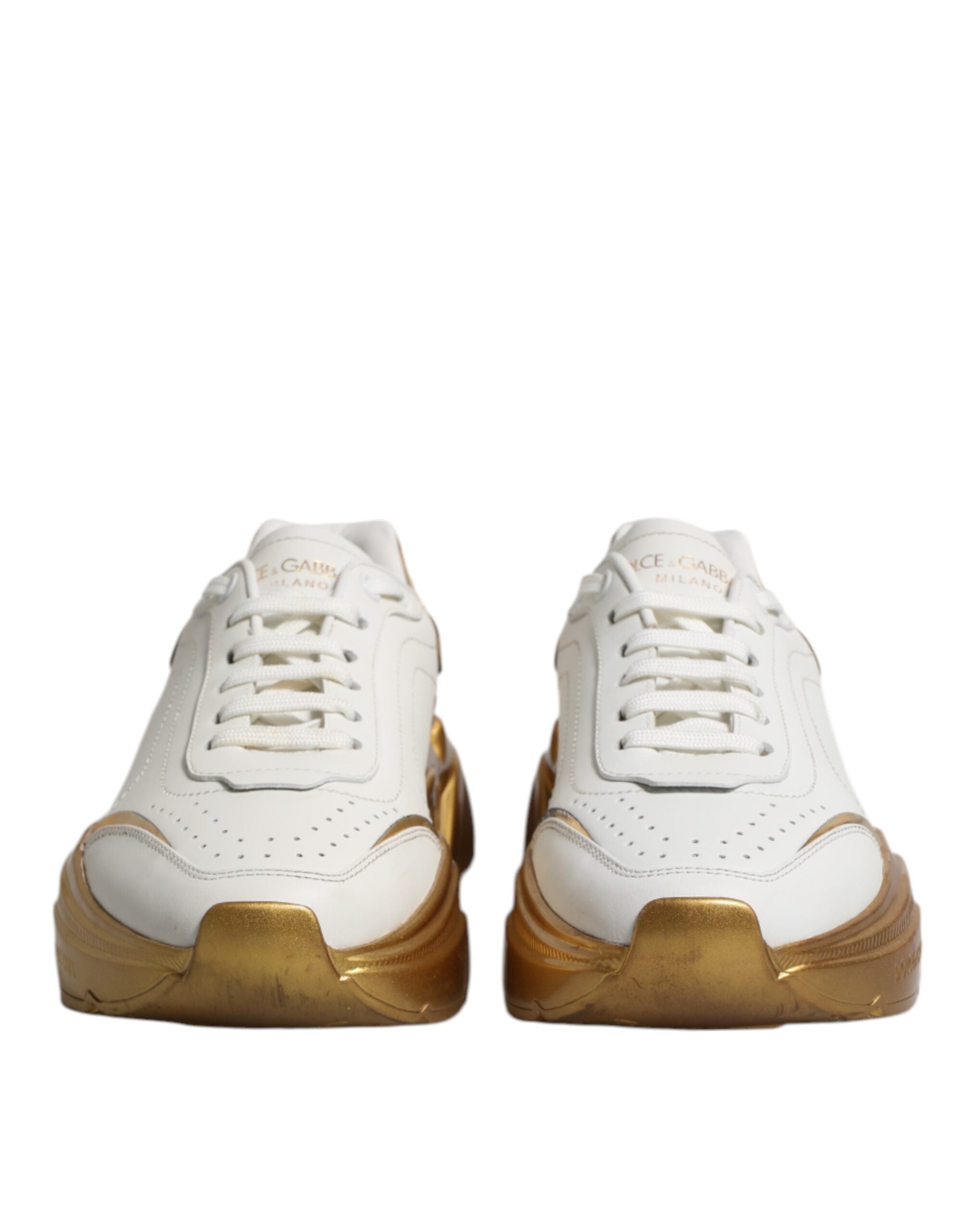 Chaussures sneakers basses Dolce & Gabbana White Gold Daymaster en cuir blanc avec détails dorés.