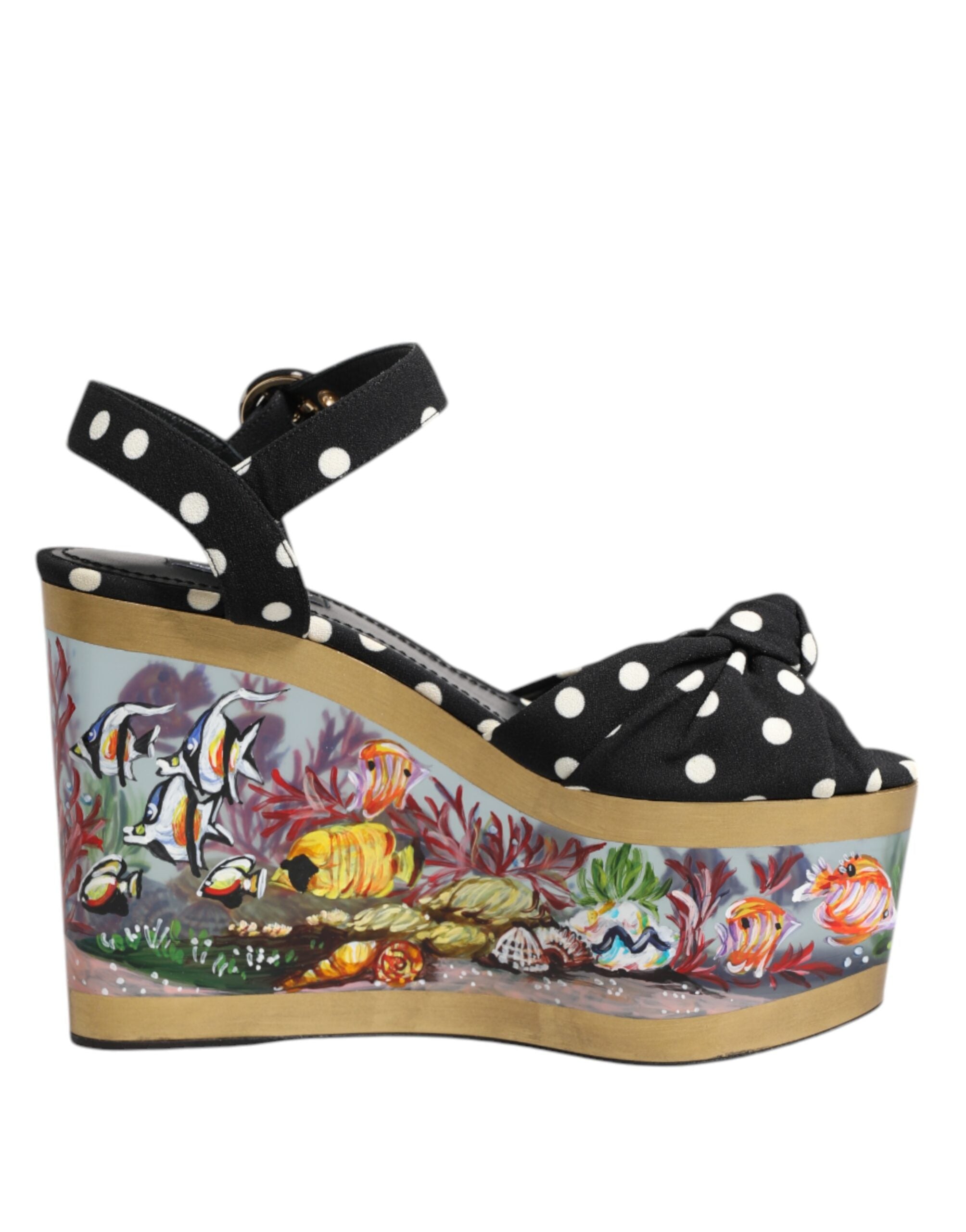 Sandales compensées Dolce & Gabbana à pois multicolores et motifs de poissons, sandales élégantes et colorées.