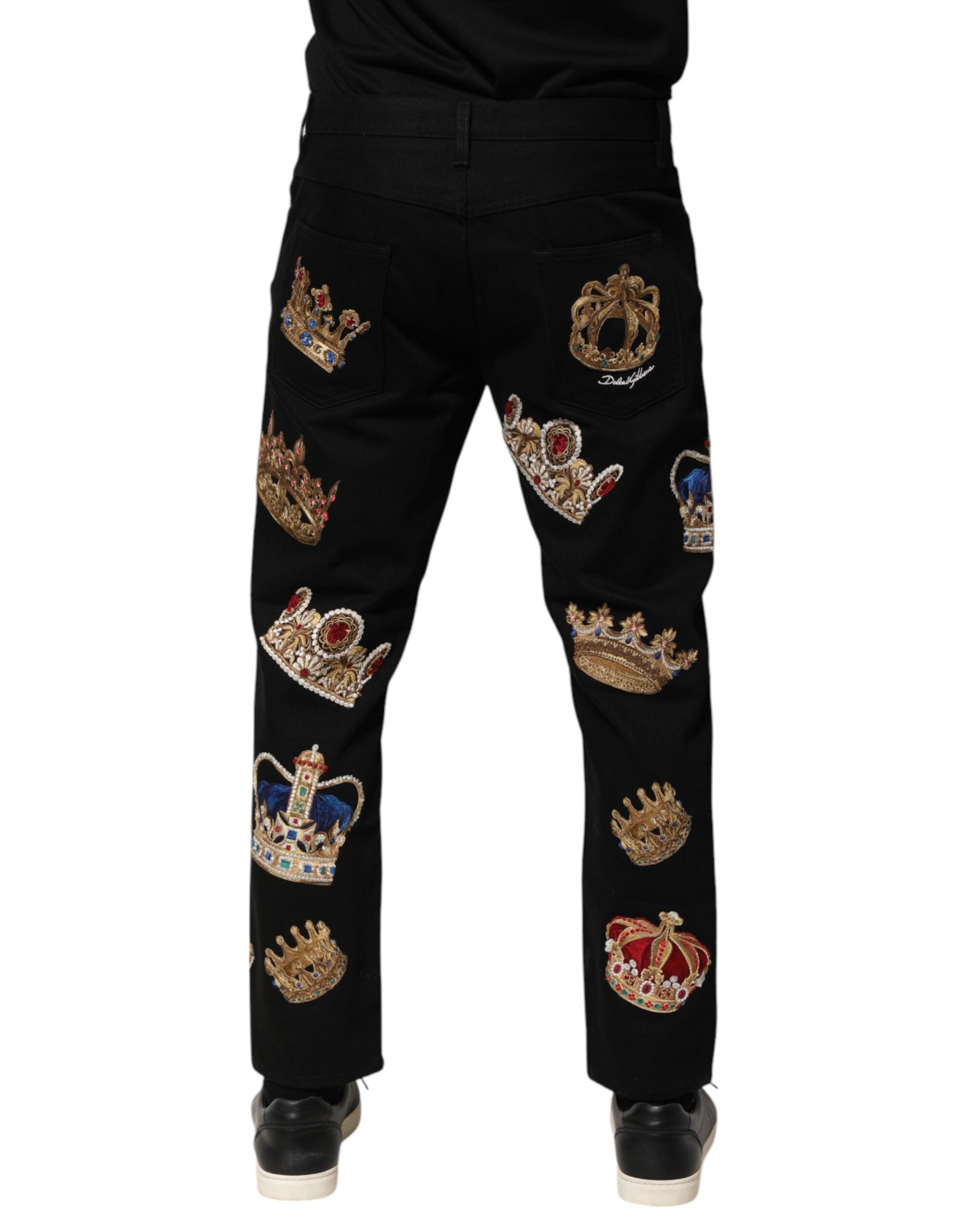 Pantalon homme Dolce & Gabbana en tissu noir à motif baroque royal, style élégant et sophistiqué.