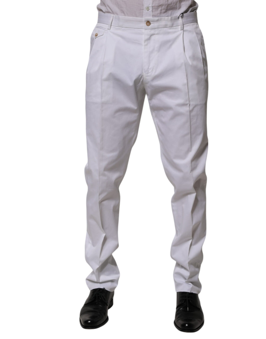 Pantalon slim en coton blanc de robe formelle Dolce & Gabbana porté par un mannequin, vue de face.
