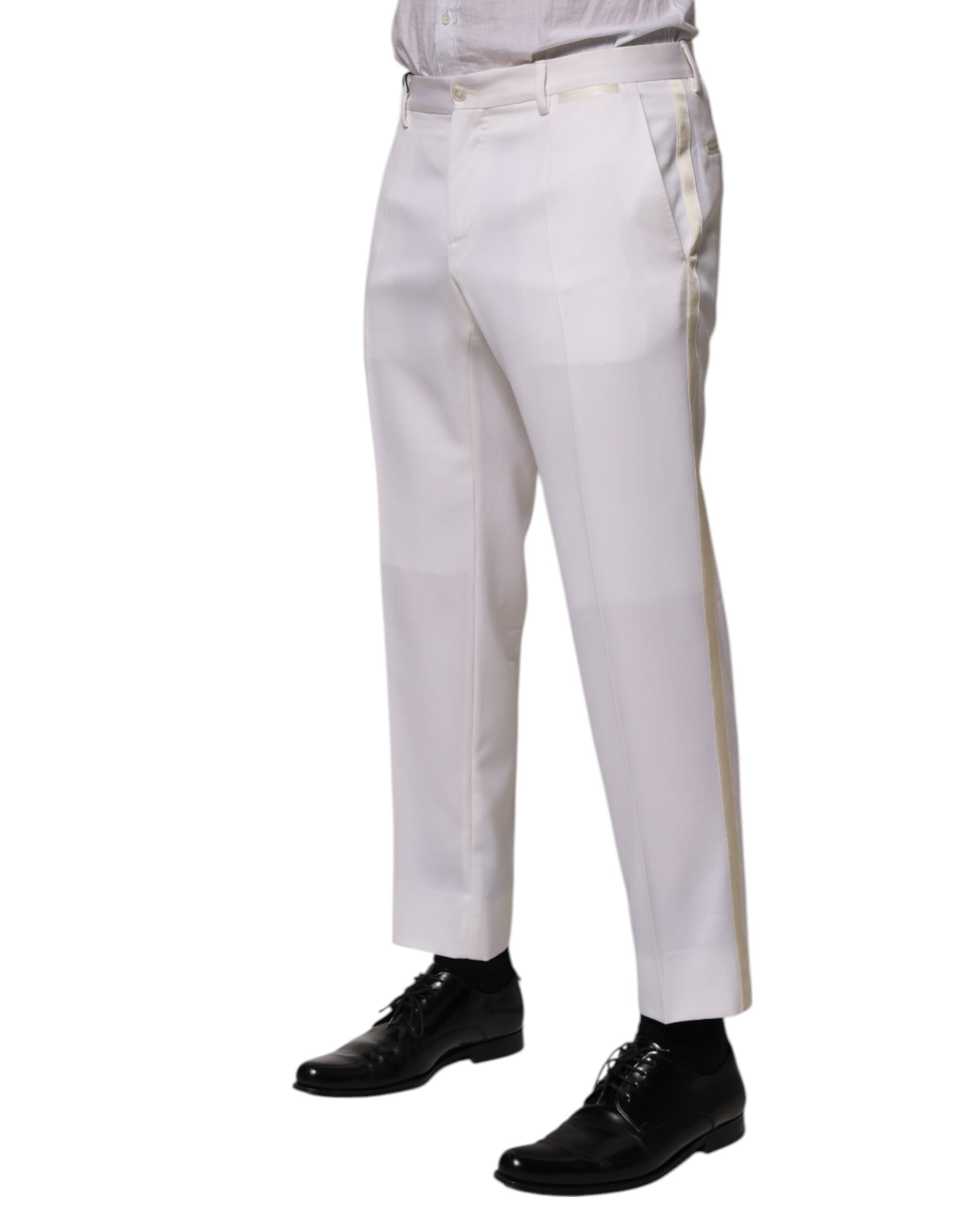 Pantalon formel blanc en polyester Dolce & Gabbana, coupe tapered, vue de face sur un modèle.
