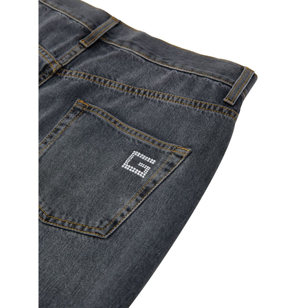 Jeans gris en coton Gucci à coupe décontractée, visibles avec leur style confortable et moderne.