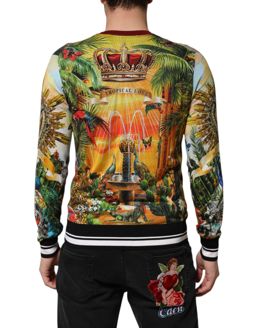 Pull en soie Dolce & Gabbana Tropical Heart Crown, motif cœur et couronne, doux et élégant, couleur vive.