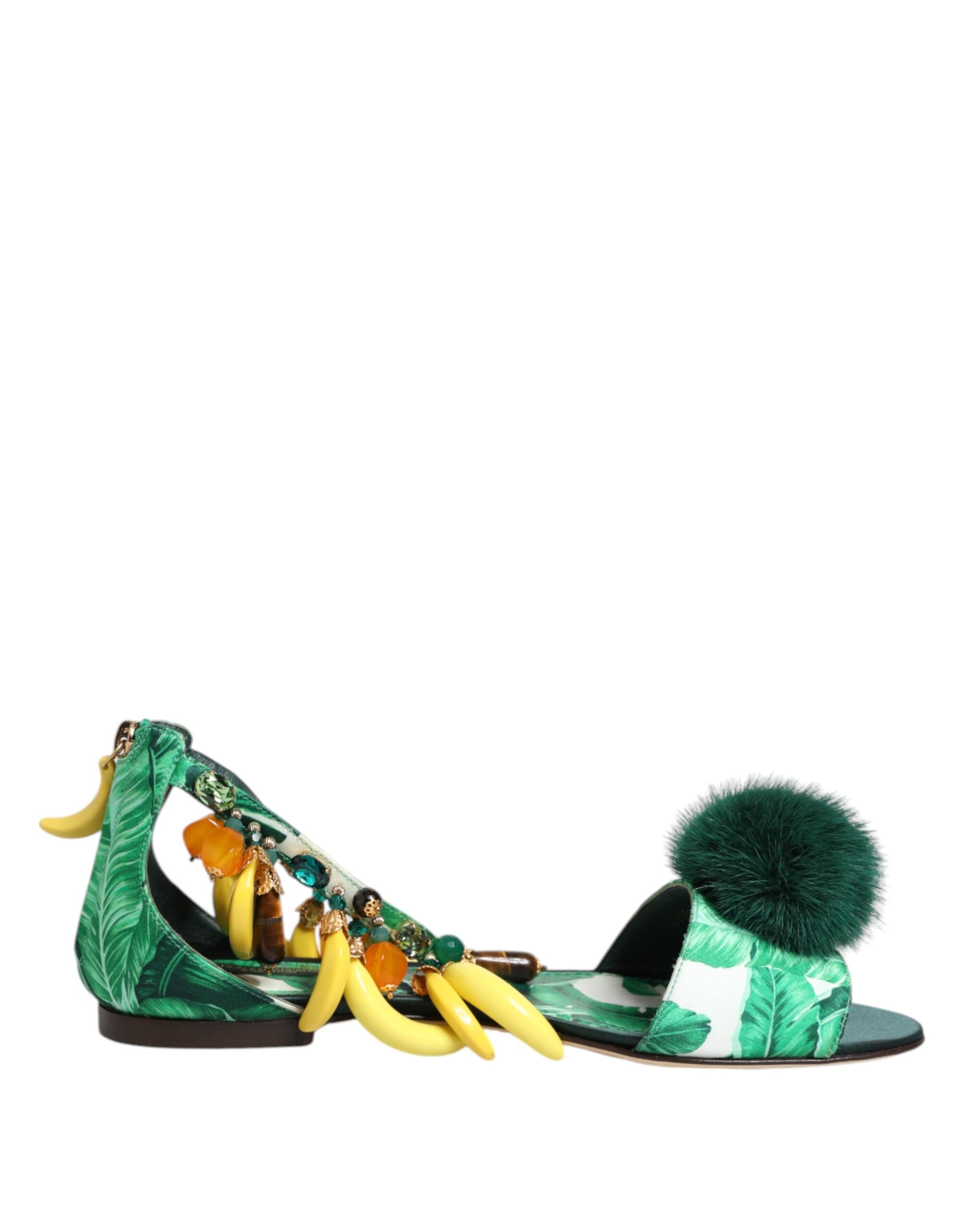 Sandales Dolce & Gabbana en satin vert avec fourrure de vison et motif banane, élégantes et luxueuses.