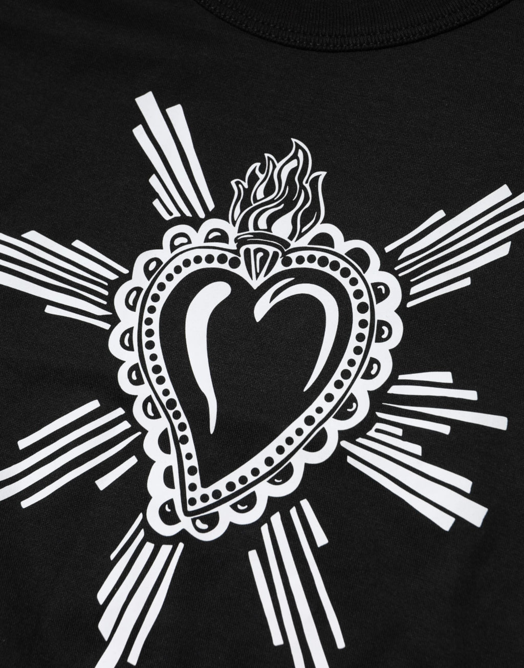 T-shirt en coton noir Dolce & Gabbana avec motif cœur sacré sur le devant, col rond, style décontracté.