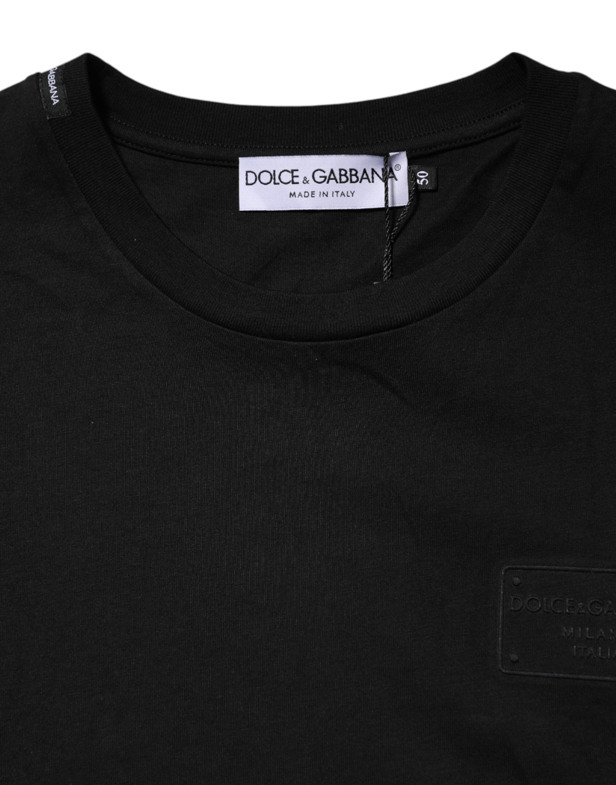 T-shirt noir en coton Dolce & Gabbana avec logo en plaque sur le devant, col ras du cou, style décontracté.