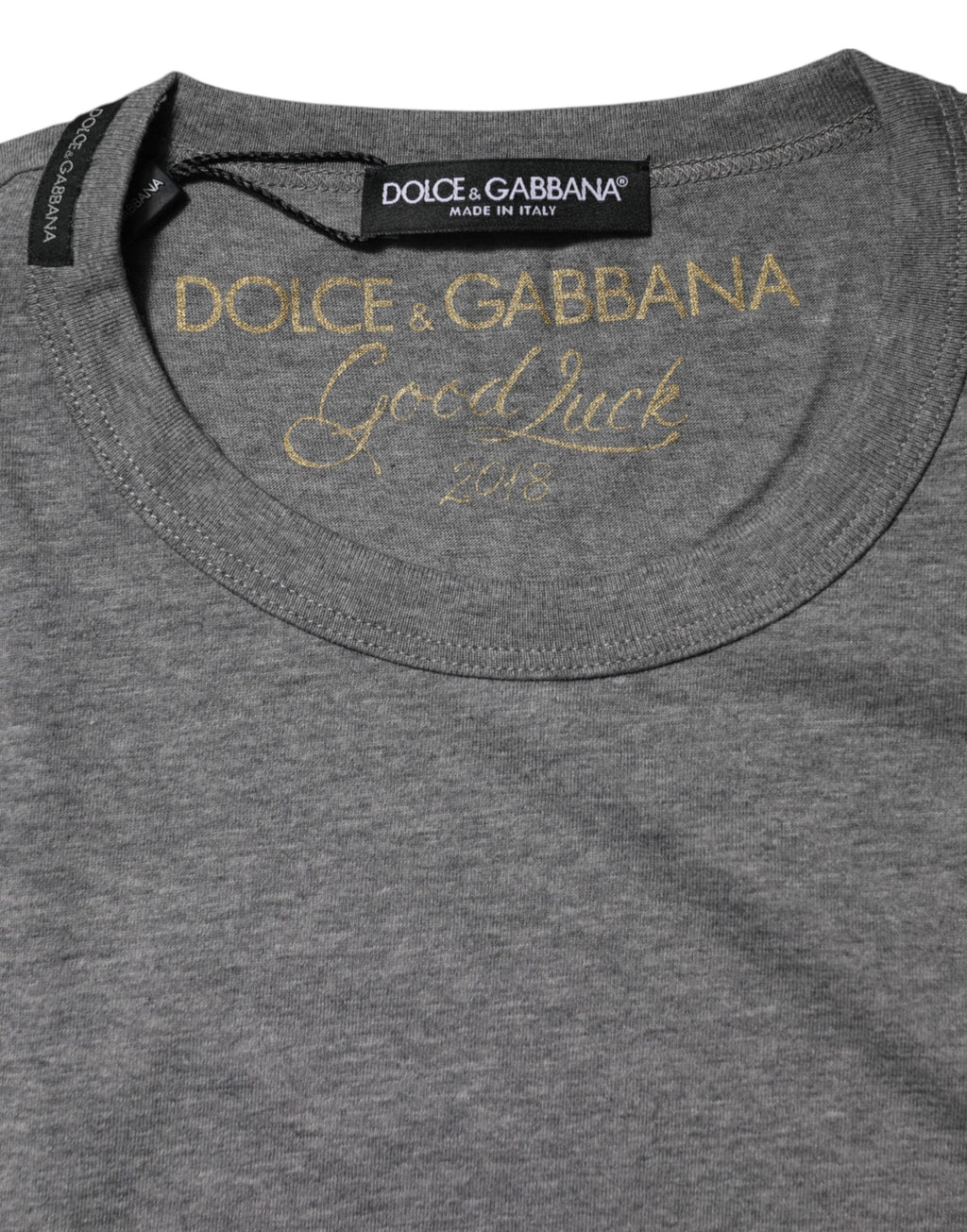 T-shirt gris en coton Dolce & Gabbana à col rond et manches courtes, vue de face.