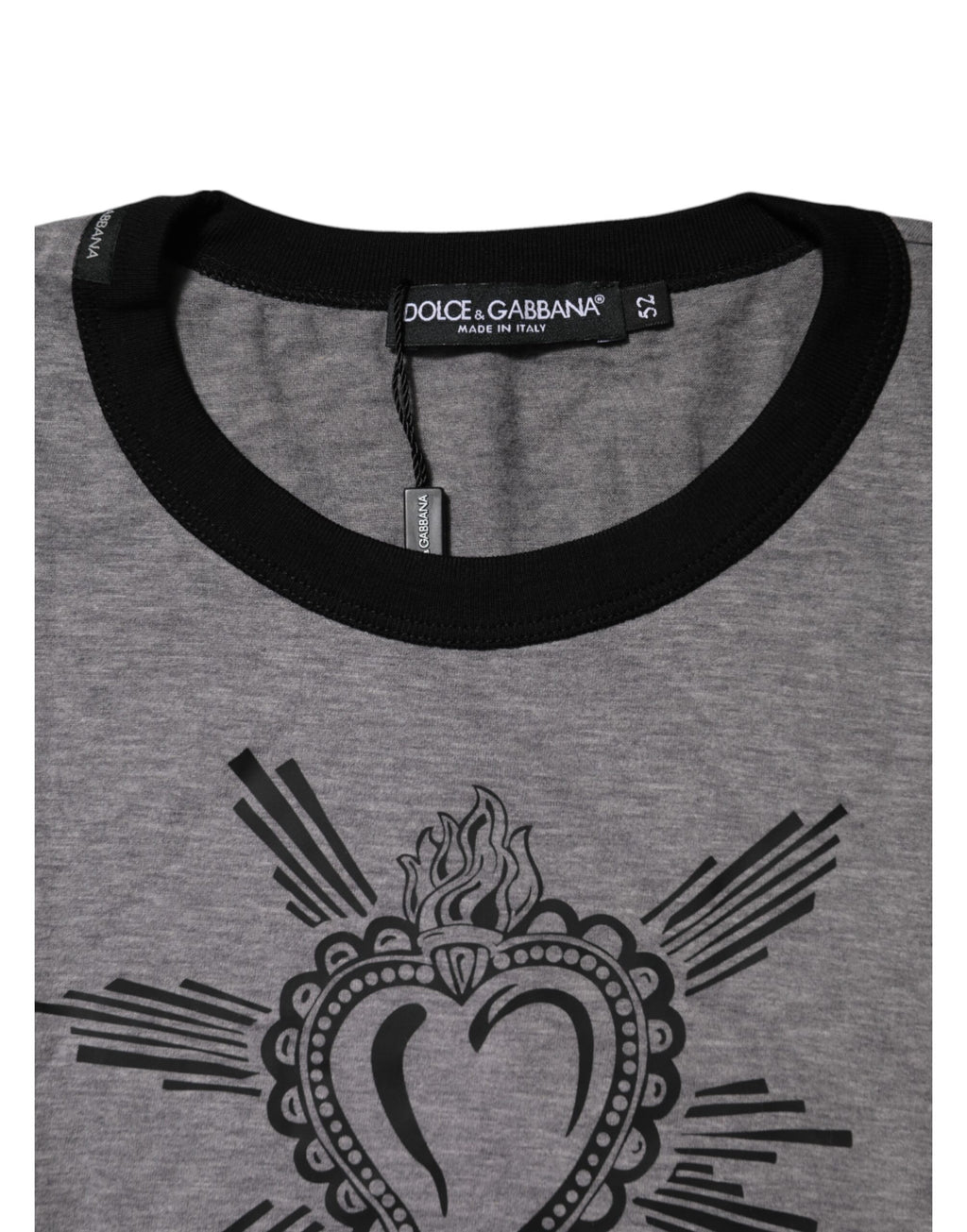T-shirt en coton gris Dolce & Gabbana avec cœur sacré imprimé, col rond, style décontracté et design élégant.