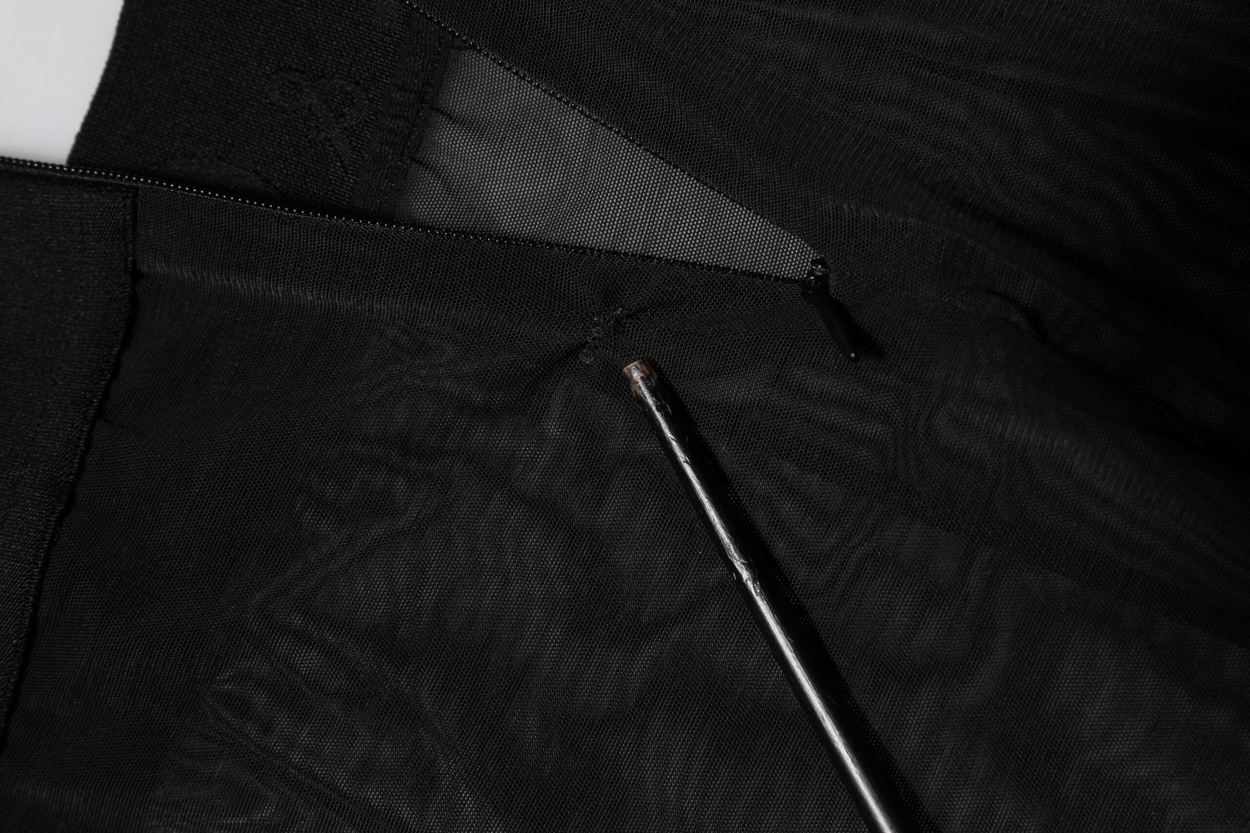 Leggings en nylon noir Dolce & Gabbana, pantalon stretch élégants, près du corps, pour un style moderne et sophistiqué.