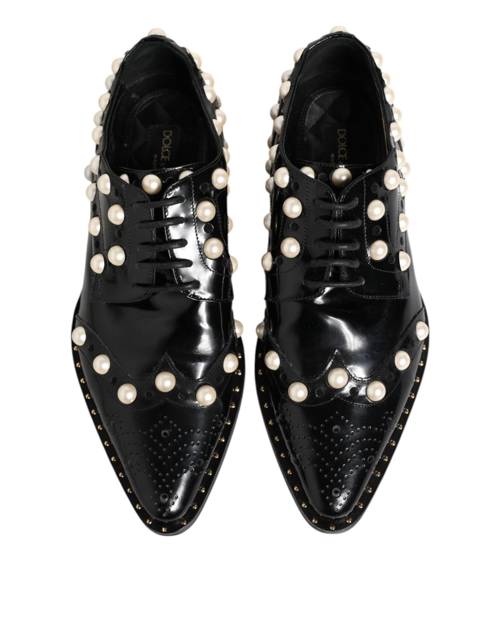 Chaussures Dolce & Gabbana en cuir noir avec broque en perles synthétiques et design élégant.