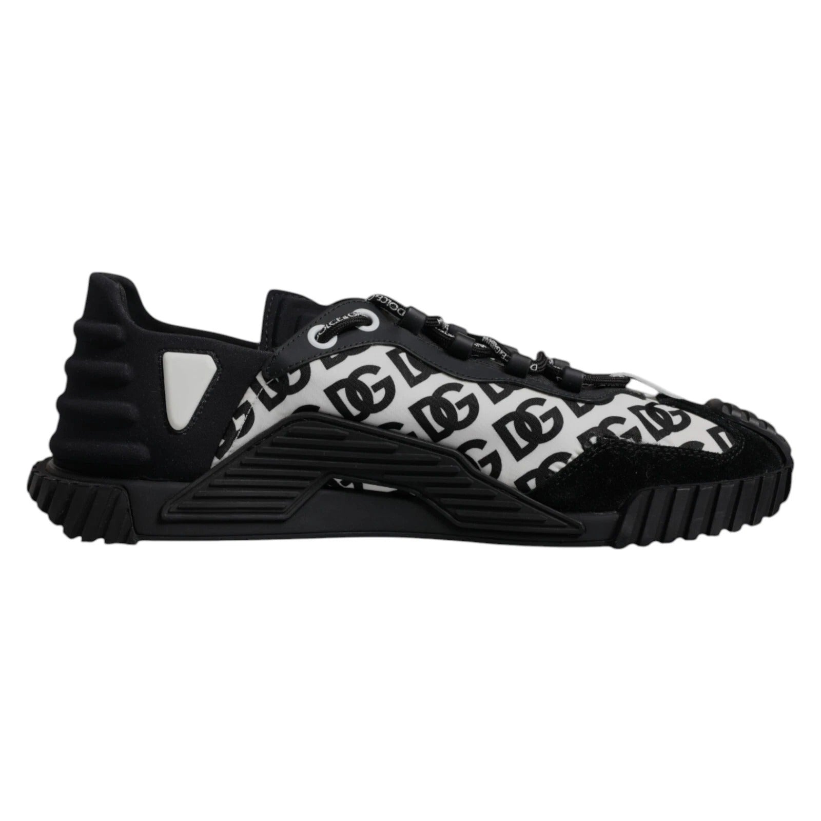 Sneakers bass Dolce & Gabbana logo noir avec laçage, chaussures décontractées pour homme, design élégant et moderne.