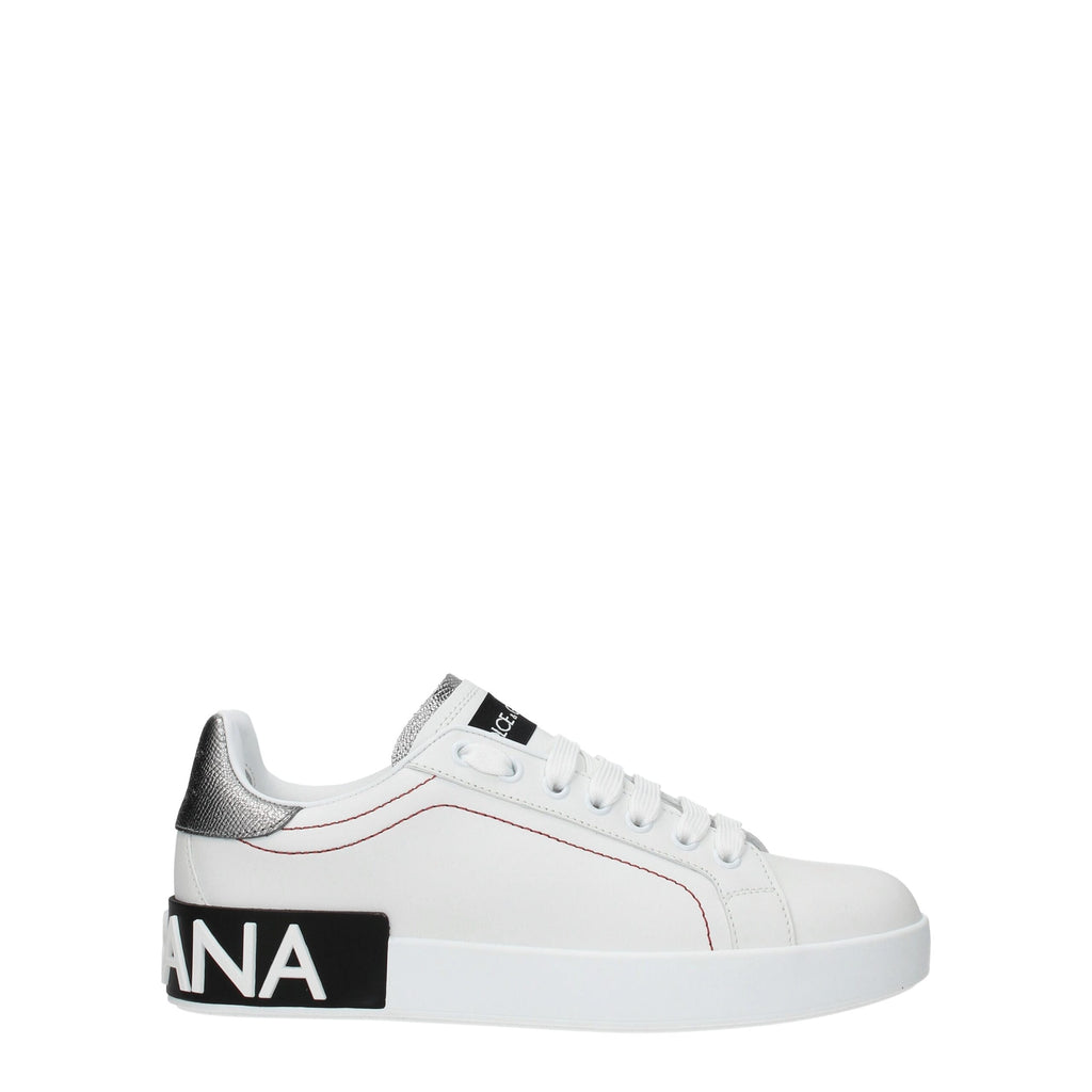 Chaussures baskets basses en cuir blanc Dolce & Gabbana, mode élégante pour homme ou femme, vue de face.
