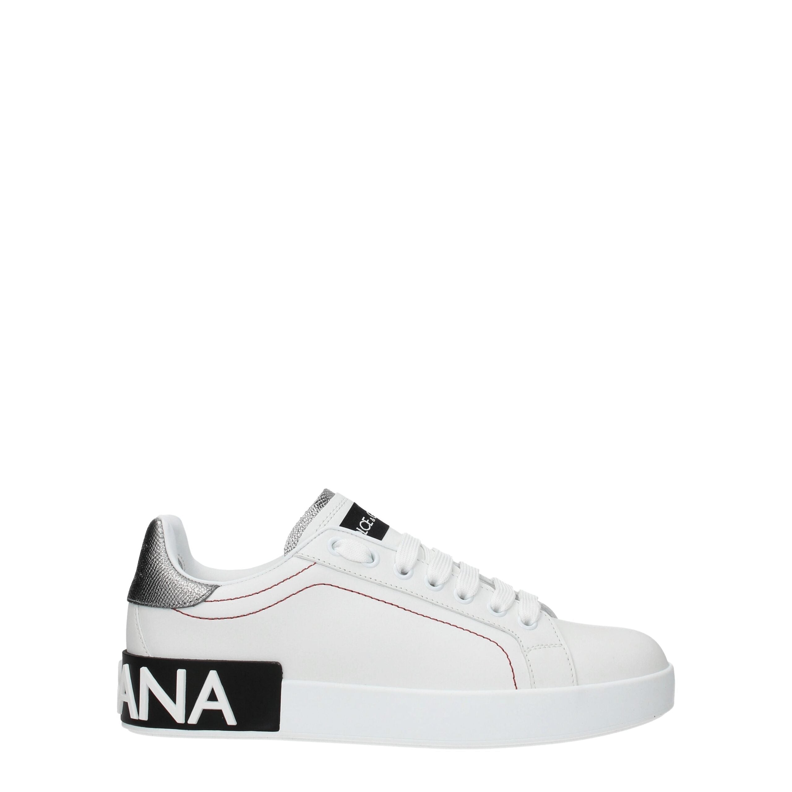 Chaussures baskets basses en cuir blanc Dolce & Gabbana, mode élégante pour homme ou femme, vue de face.
