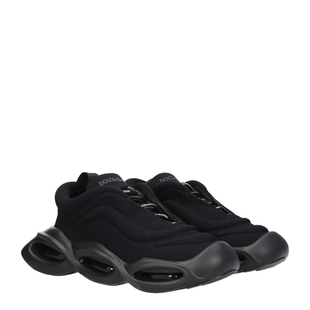 Chaussures sneakers chunky en tissu noir de Dolce & Gabbana, style moderne et tendance, vue de face.