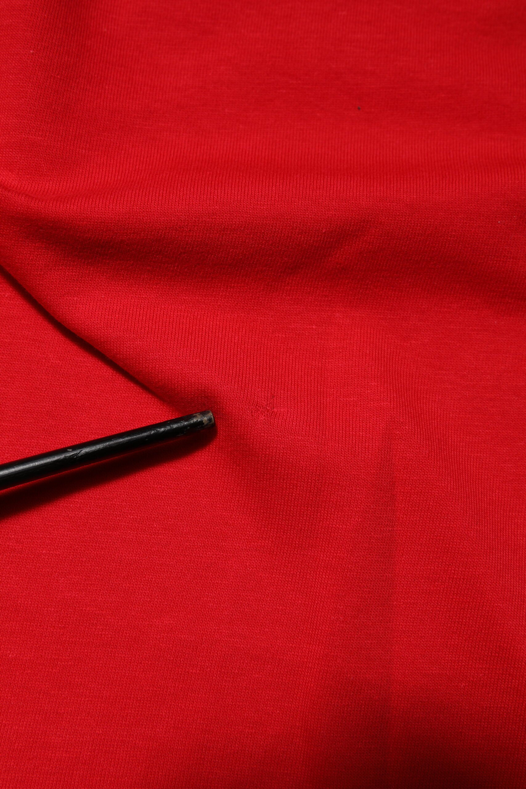 T-shirt à manches courtes rouge Dolce & Gabbana, col rond, style décontracté, vue de face.