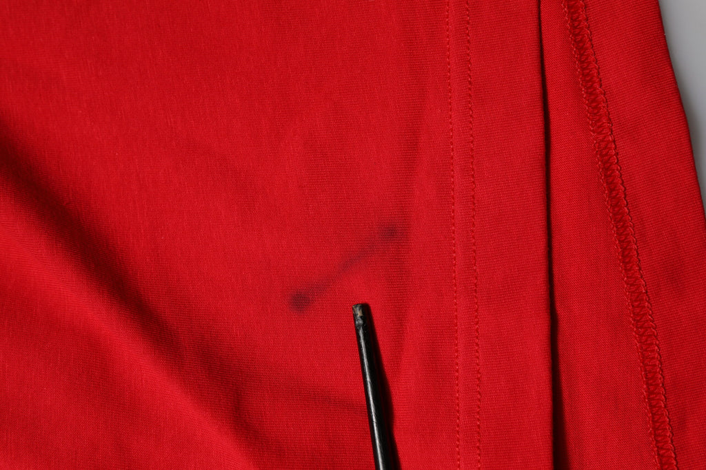 T-shirt rouge en coton Dolce & Gabbana à manches courtes et col rond, vue de face.