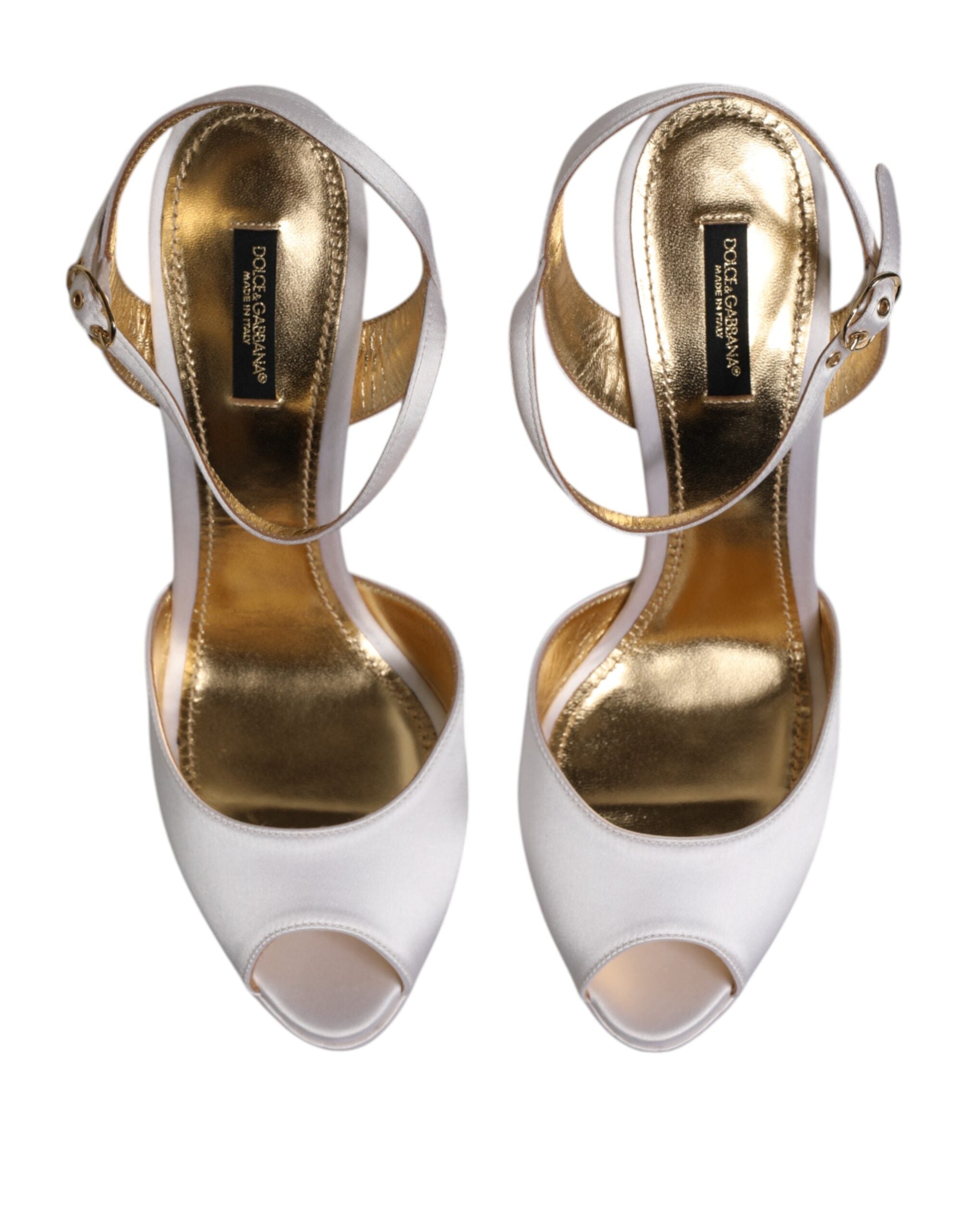 Sandales à talons en satin blanc de Dolce & Gabbana, chaussures plateforme élégantes et sophistiquées.