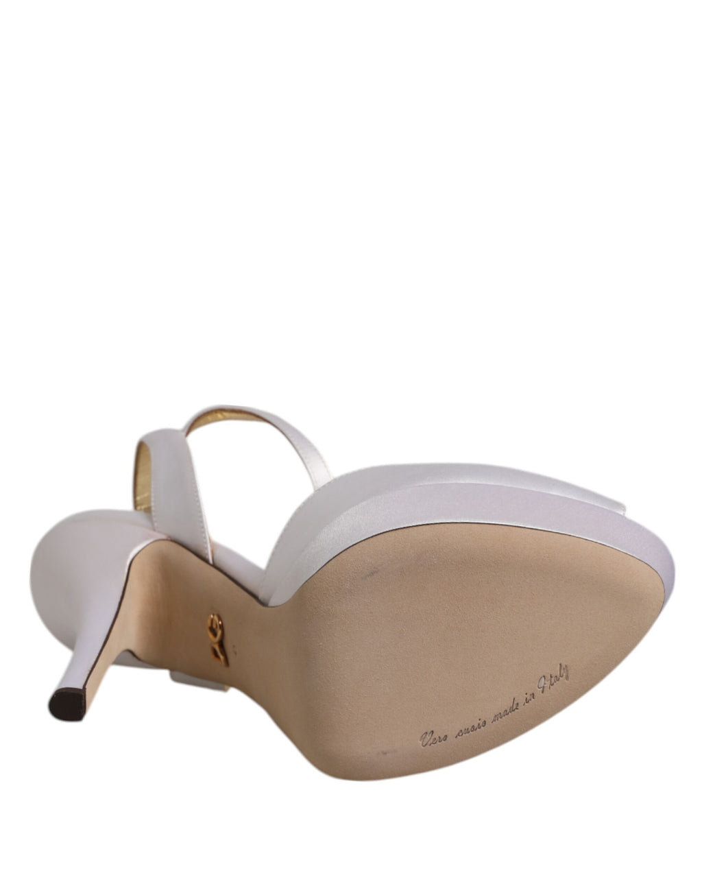 Sandales à talons en satin blanc Dolce & Gabbana, chaussures à plateforme élégantes et sophistiquées.