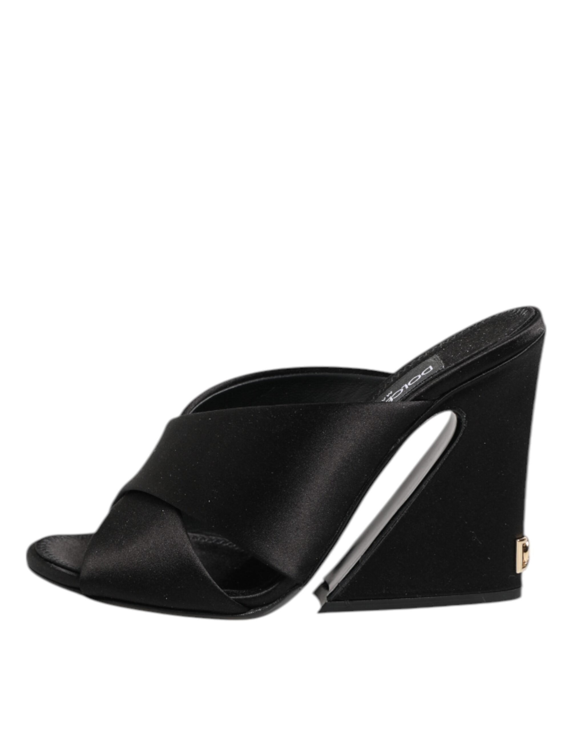 Sandales Dolce & Gabbana KEIRA en satin noir avec logo, chaussures élégantes pour femme, vue en gros plan
