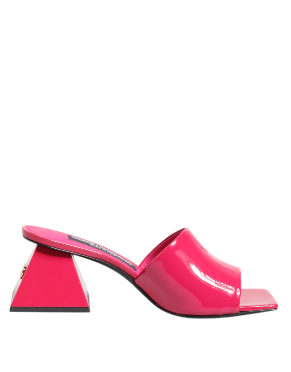 Sandales Dolce & Gabbana mules à talons blocs roses avec bout ouvert, vue en gros plan.
