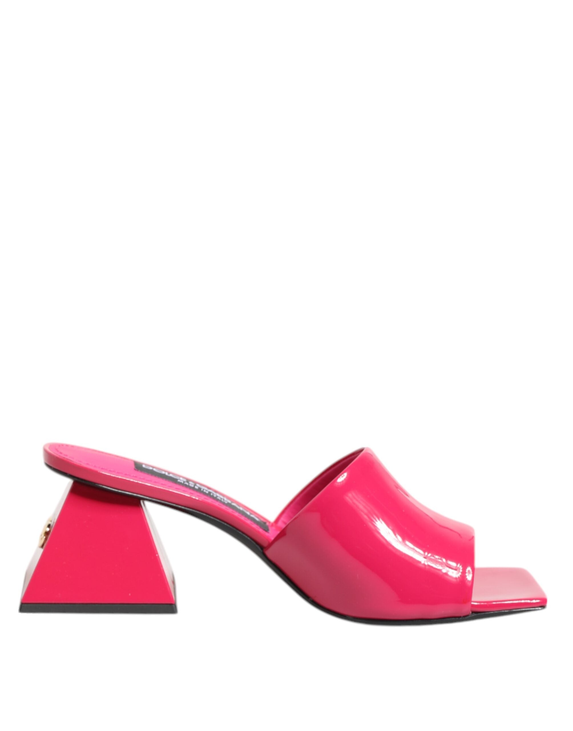 Sandales Dolce & Gabbana mules à talons blocs roses avec bout ouvert, vue en gros plan.