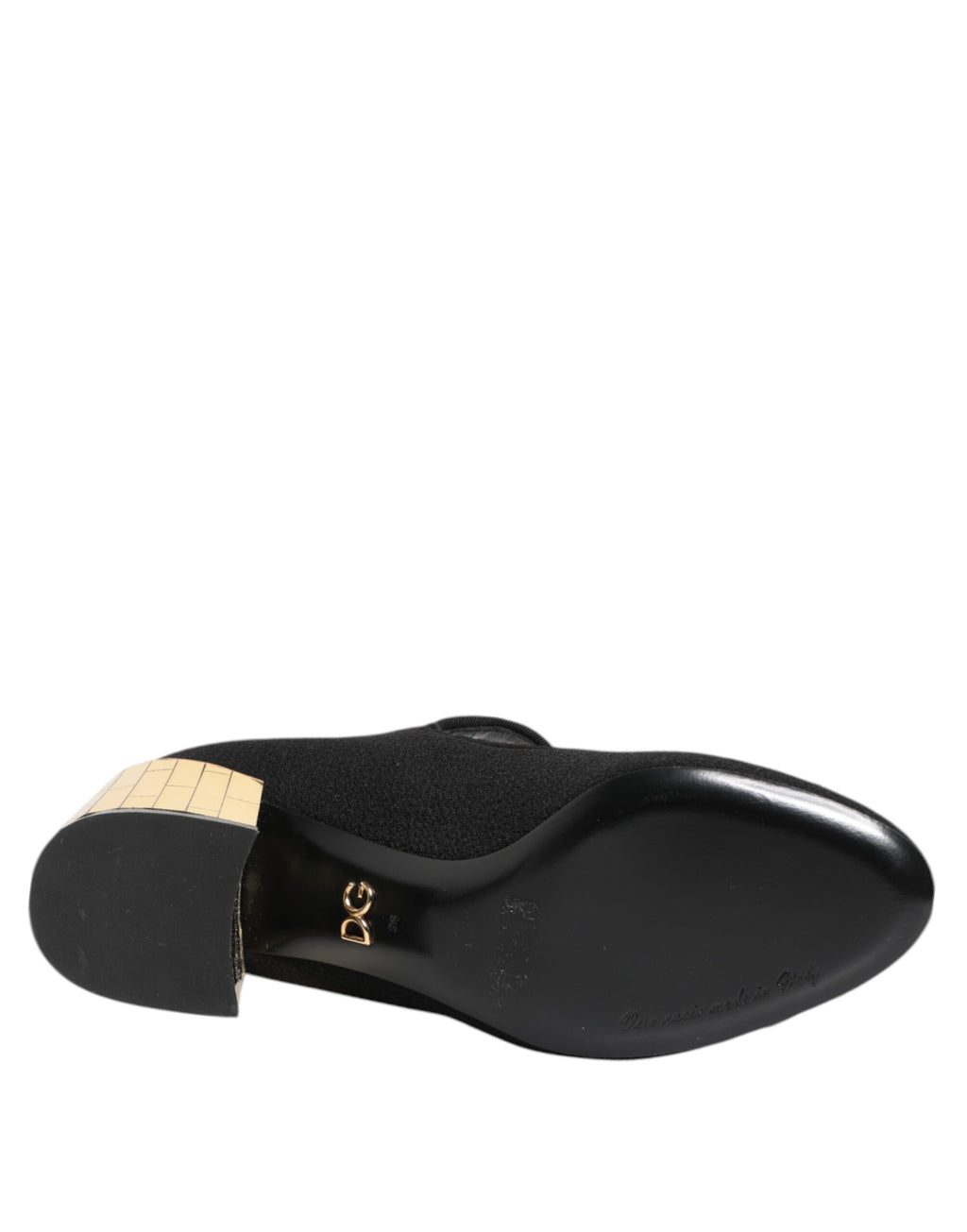 Chaussures Mary Jane noires Dolce & Gabbana avec fleurs en cristal et détails élégants, vues en gros plan.