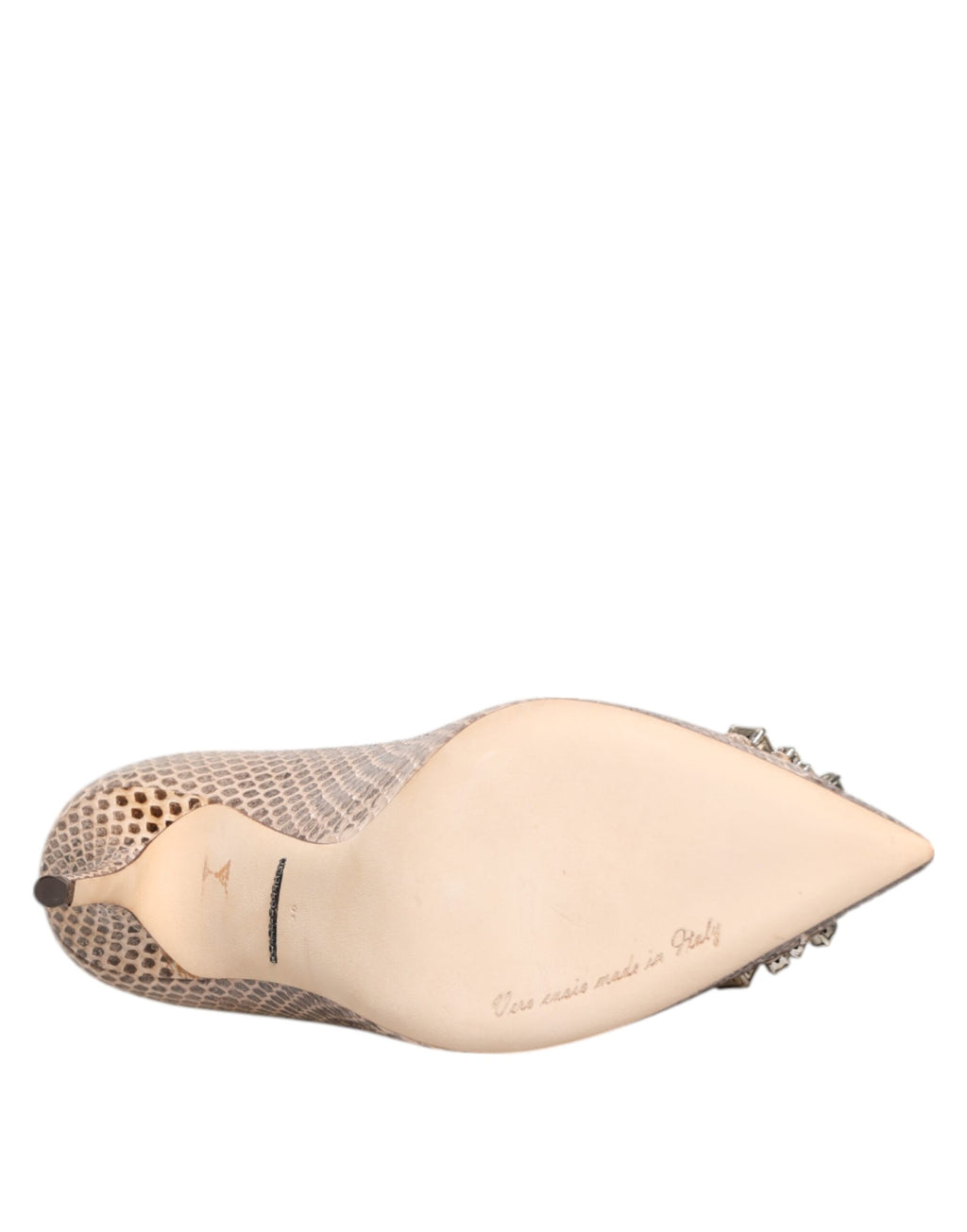 Escarpins en cuir beige Dolce & Gabbana avec embellissements en cristal et talons hauts élégants.
