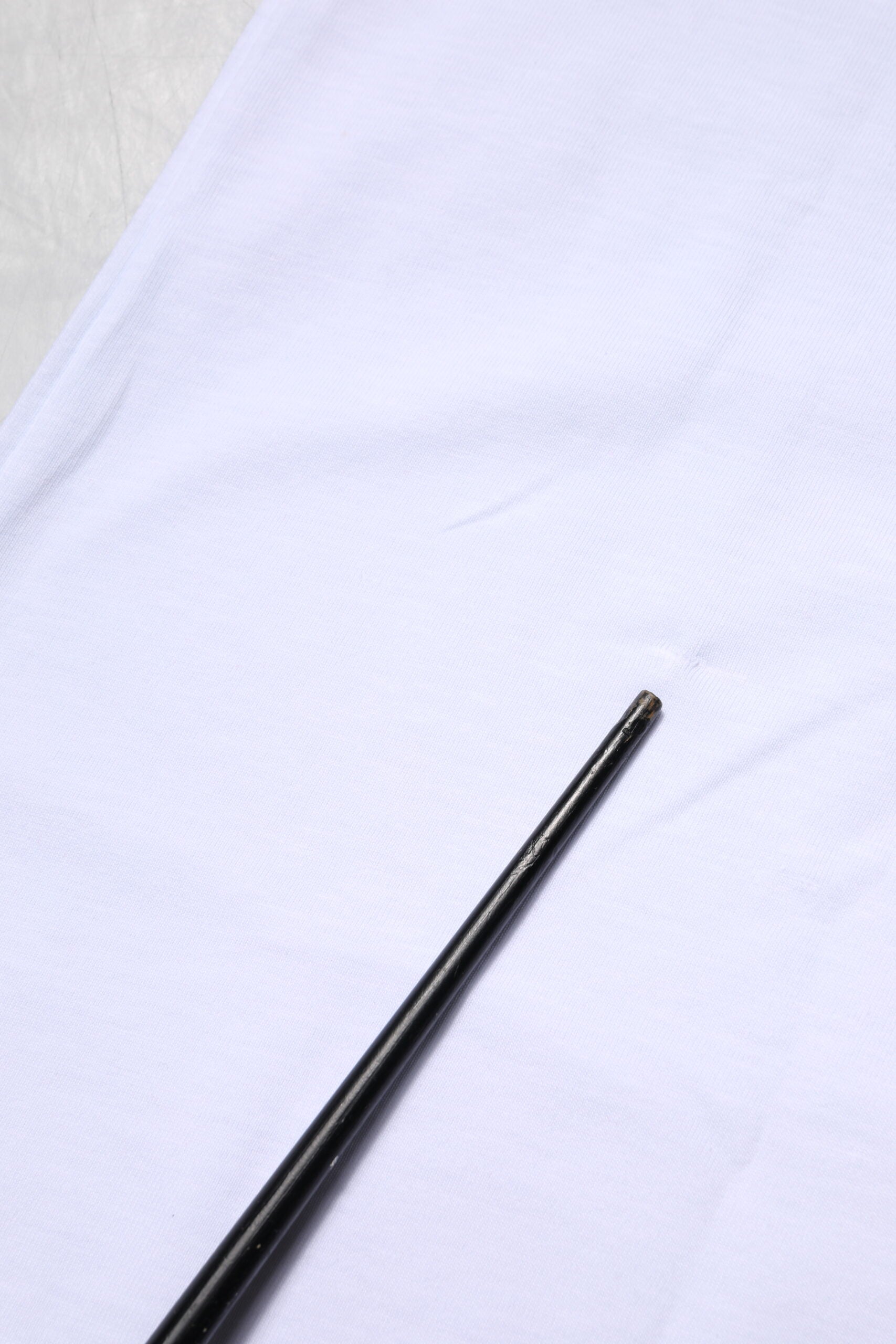T-shirt blanc en coton Dolce & Gabbana Goodluck 2023 à col ras du cou avec motif de symbole de bonne chance.