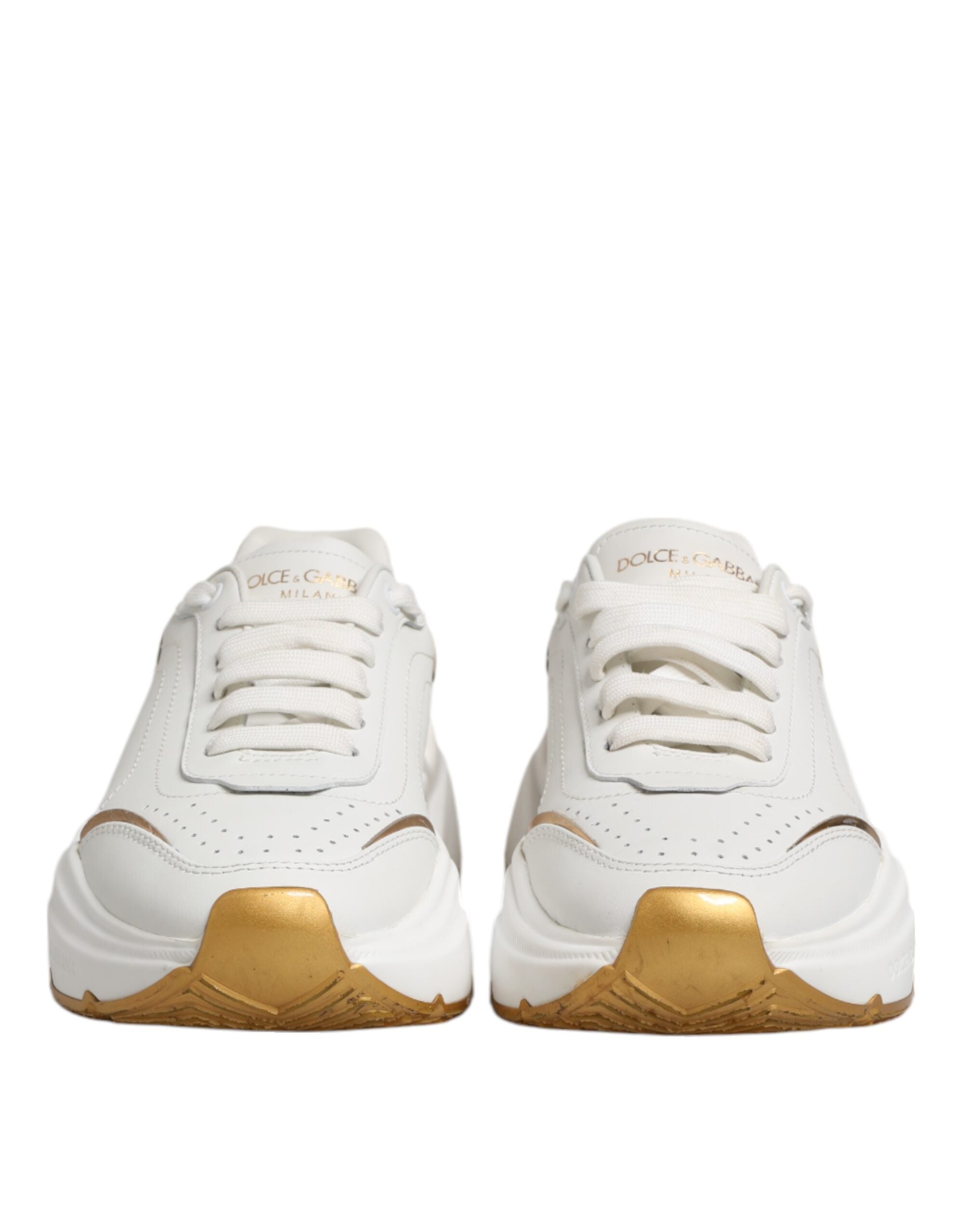 Chaussures sneakers Dolce & Gabbana DAYMASTER en cuir blanc et or, style élégant et moderne pour hommes.