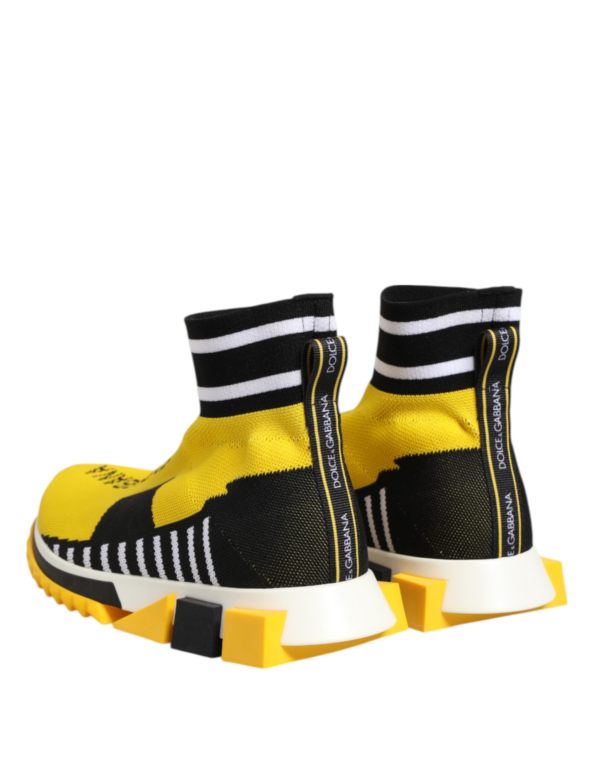 Chaussures sneakers Dolce & Gabbana Sorrento jaunes et noires avec motifs, visibles sur l'image.