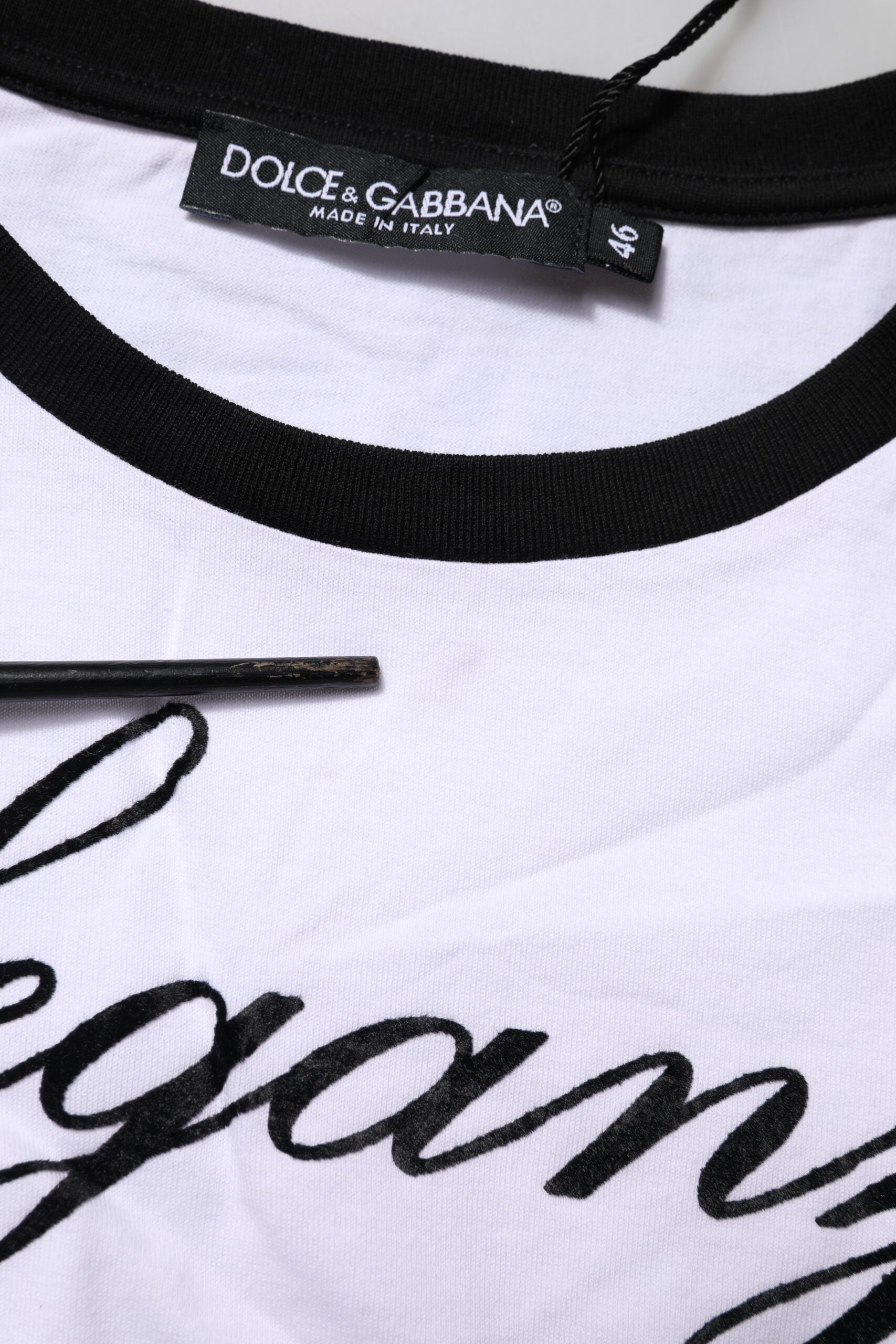 T-shirt blanc Dolce & Gabbana Eleganza en coton avec col rond, vue de face.