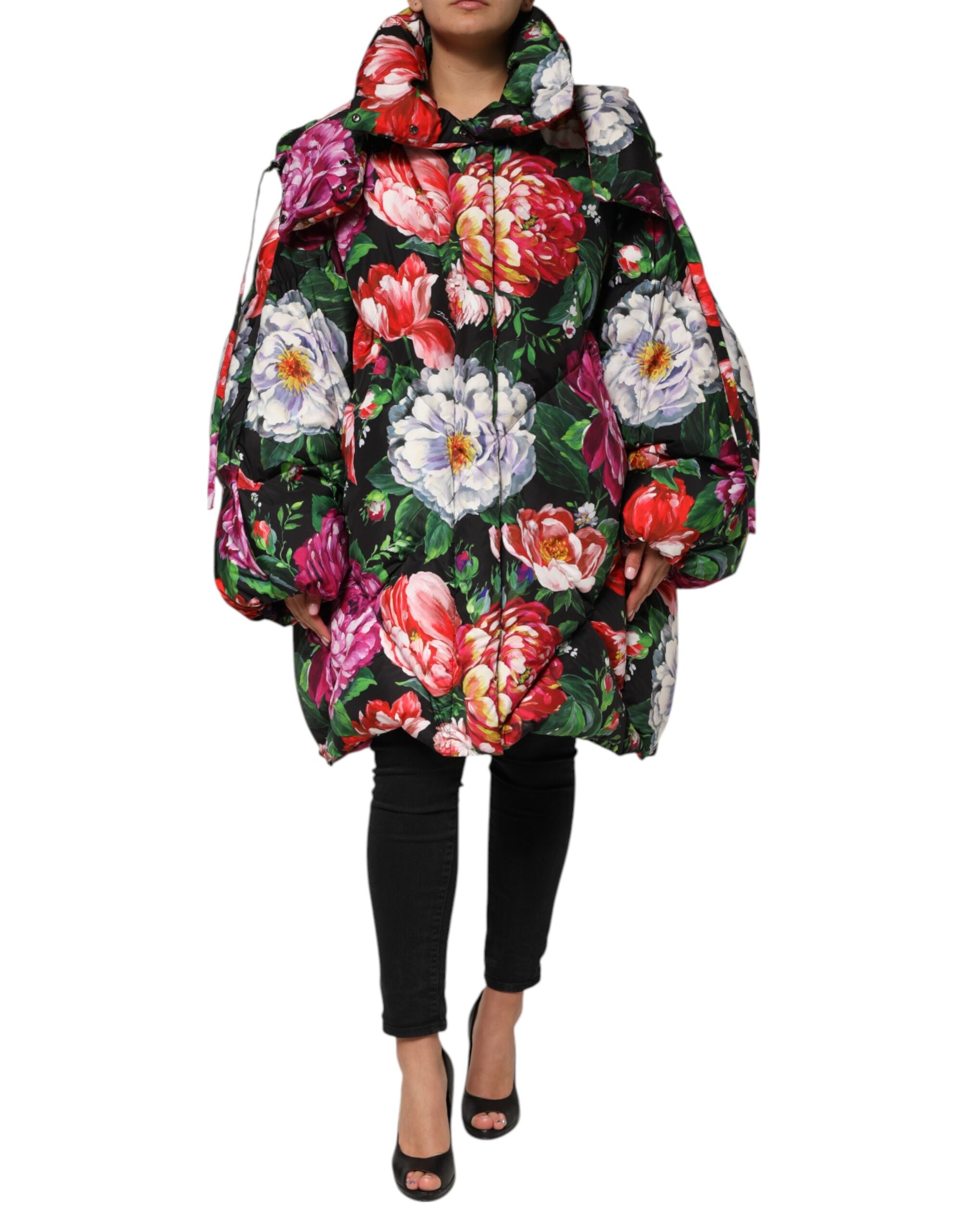 Imperméable matelassé Dolce & Gabbana multicolore avec capuche et motif floral, idéal pour un style élégant et chaud.