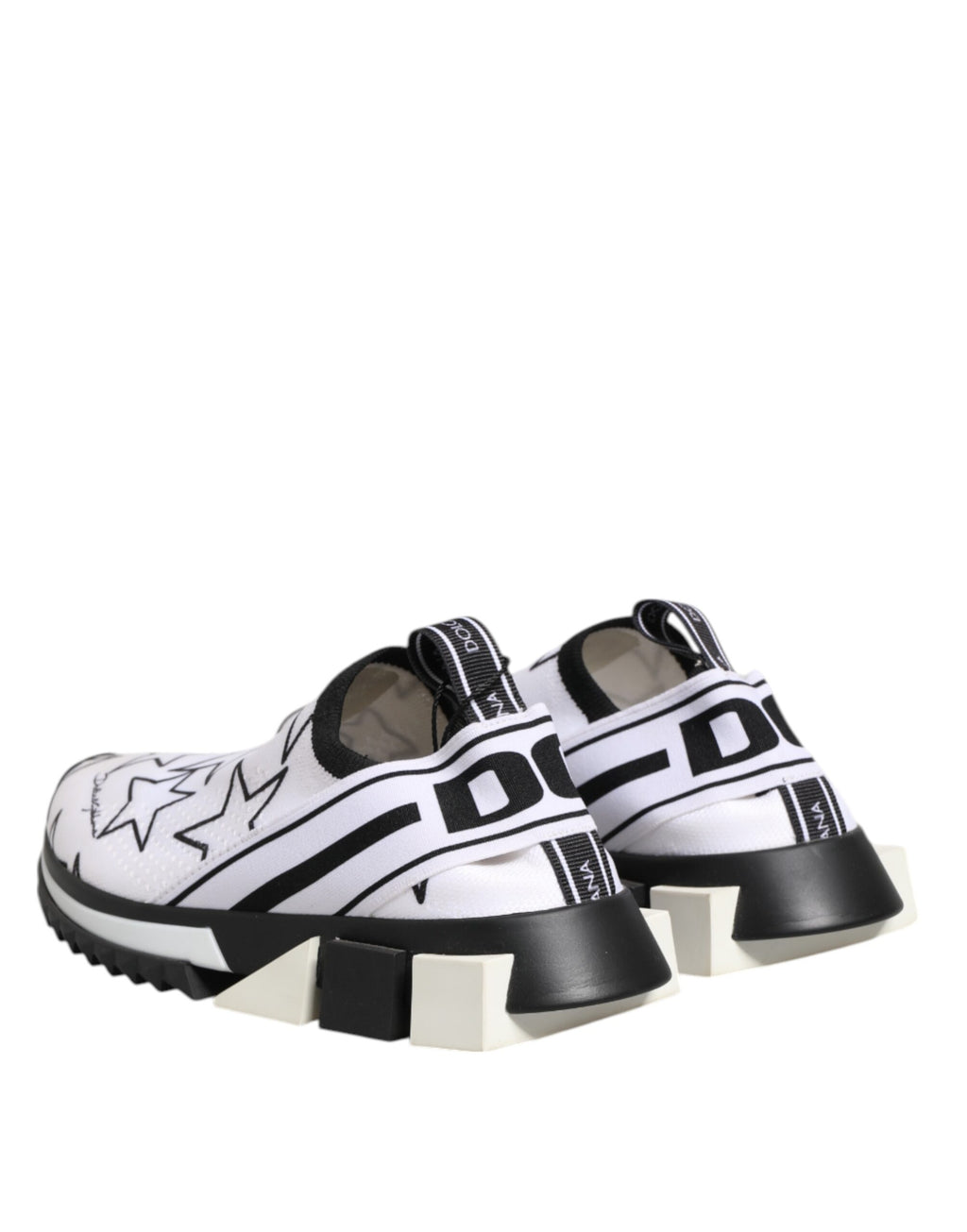 Chaussures sneakers basses Dolce & Gabbana Sorrento blanches avec étoiles blanches, vue de face sur fond blanc.
