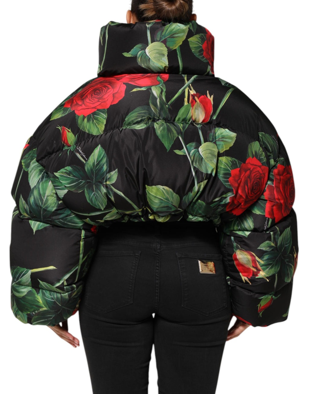 Manteau matelassé Dolce & Gabbana à fleurs multicolores avec fermeture éclair complète, style élégant et coloré.