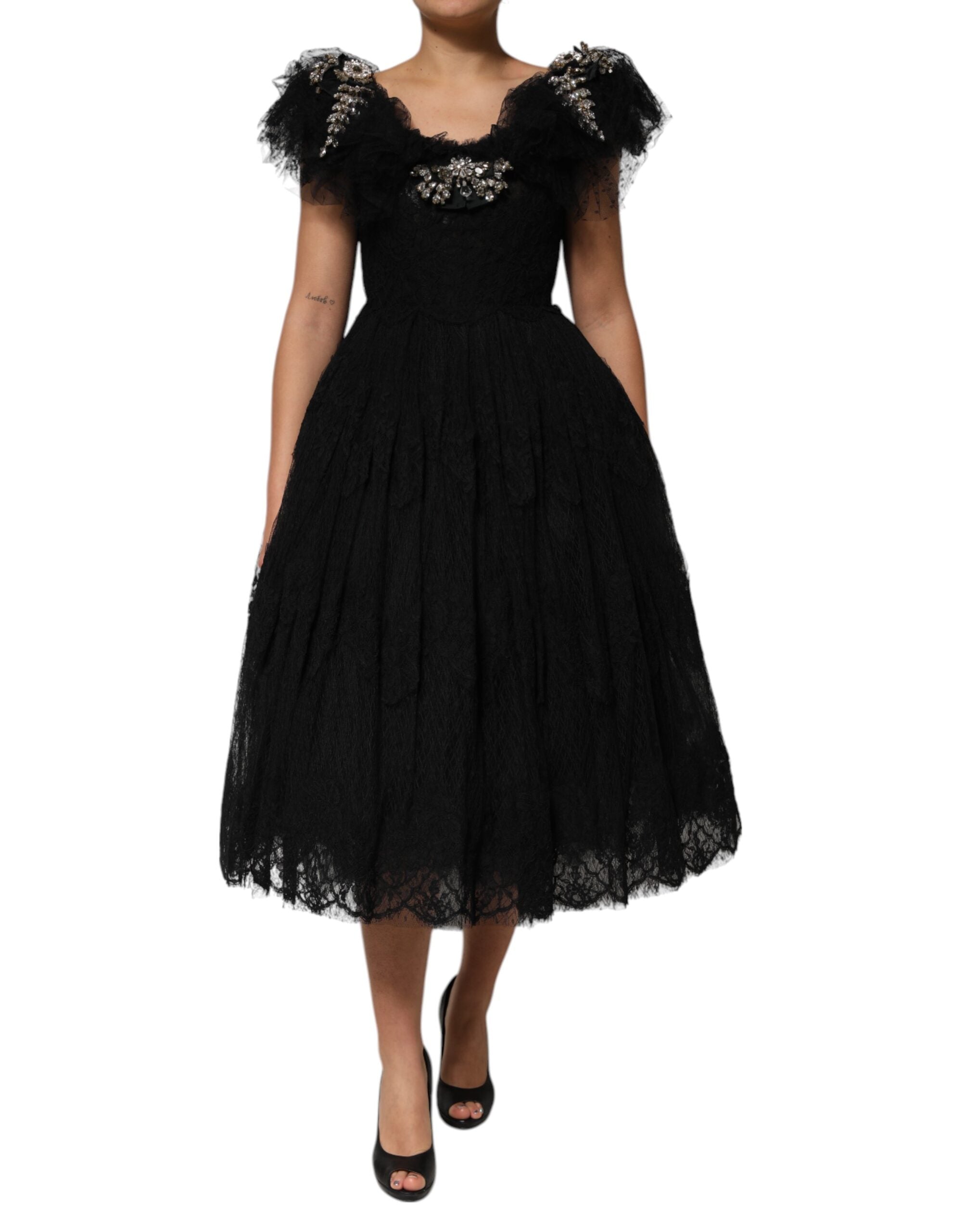 Robe midi en forme A noire Dolce & Gabbana avec ornements en cristal, longue et élégante, vue de face.