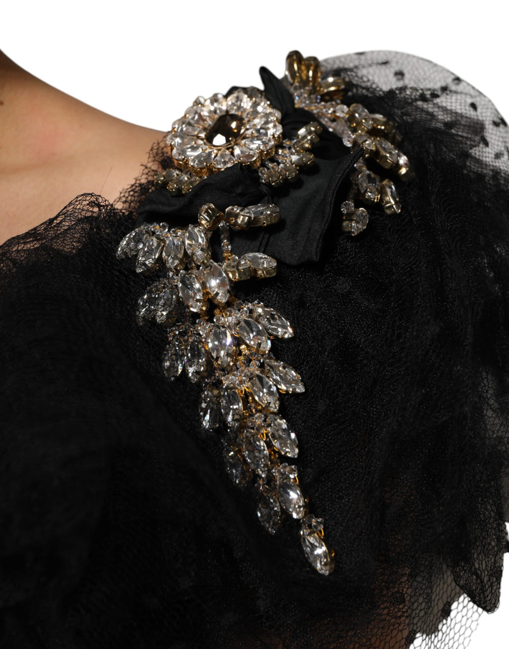 Robe midi en ligne A noire Dolce & Gabbana ornée de cristaux brillants, élégante et sophistiquée.